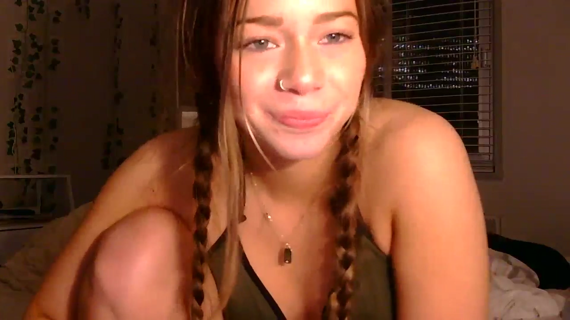 Gallery image thumbnail from Madisonfoxx69's myfreecams stream on, 01/03/2025, 02:09 image 5 of 20