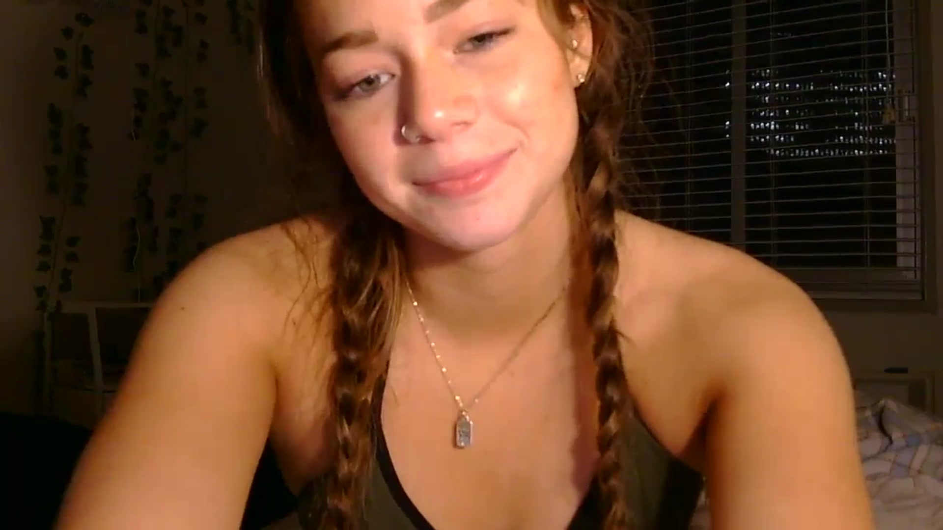 Gallery image thumbnail from Madisonfoxx69's myfreecams stream on, 01/03/2025, 02:34 image 16 of 20