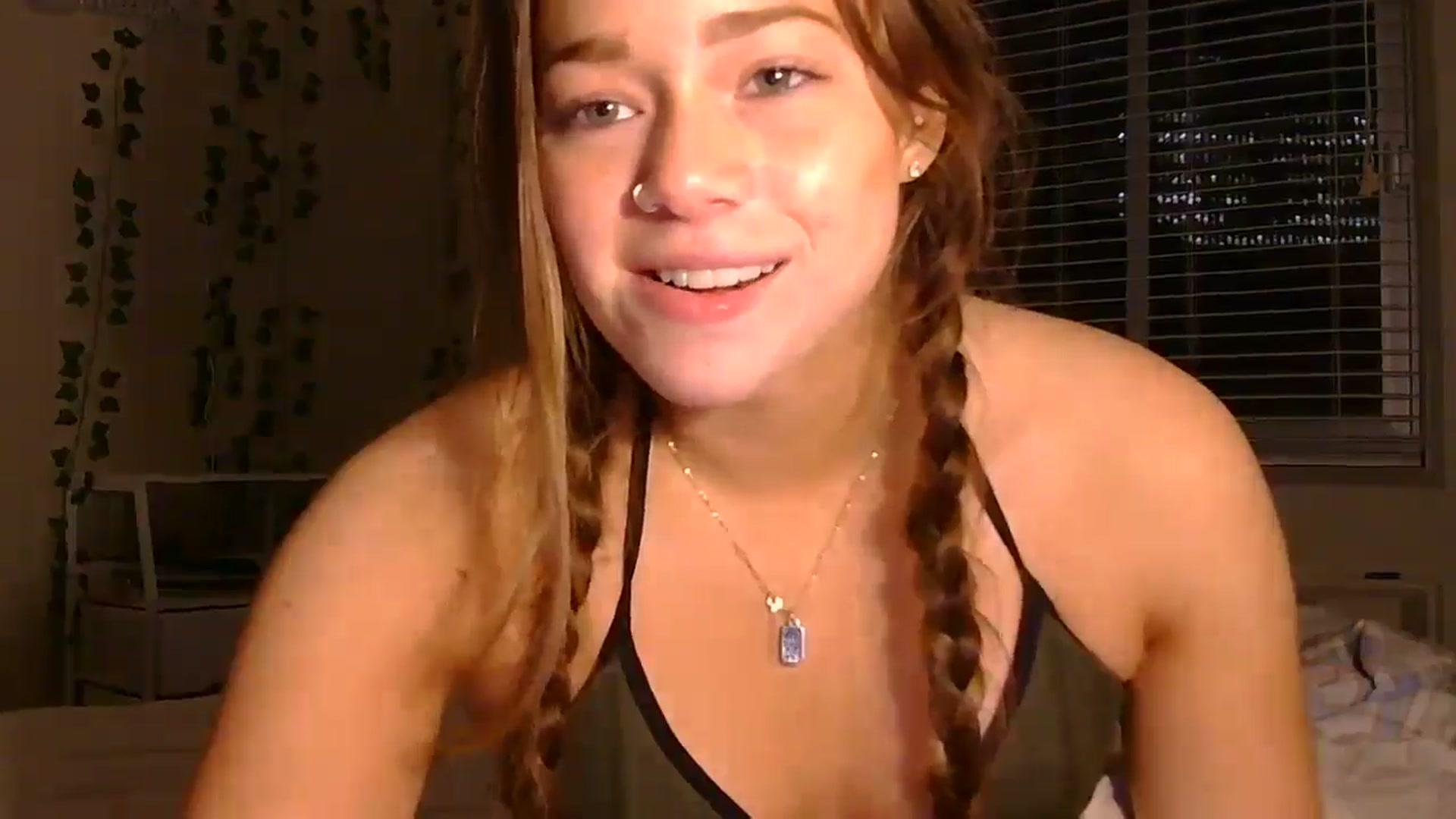 Gallery image thumbnail from Madisonfoxx69's myfreecams stream on, 01/03/2025, 02:34 image 10 of 20