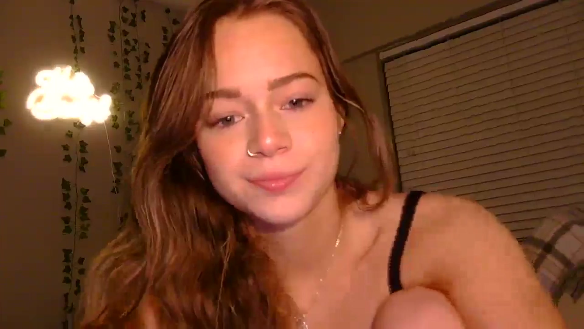 Gallery image thumbnail from Madisonfoxx69's myfreecams stream on, 01/04/2025, 04:19 image 10 of 20