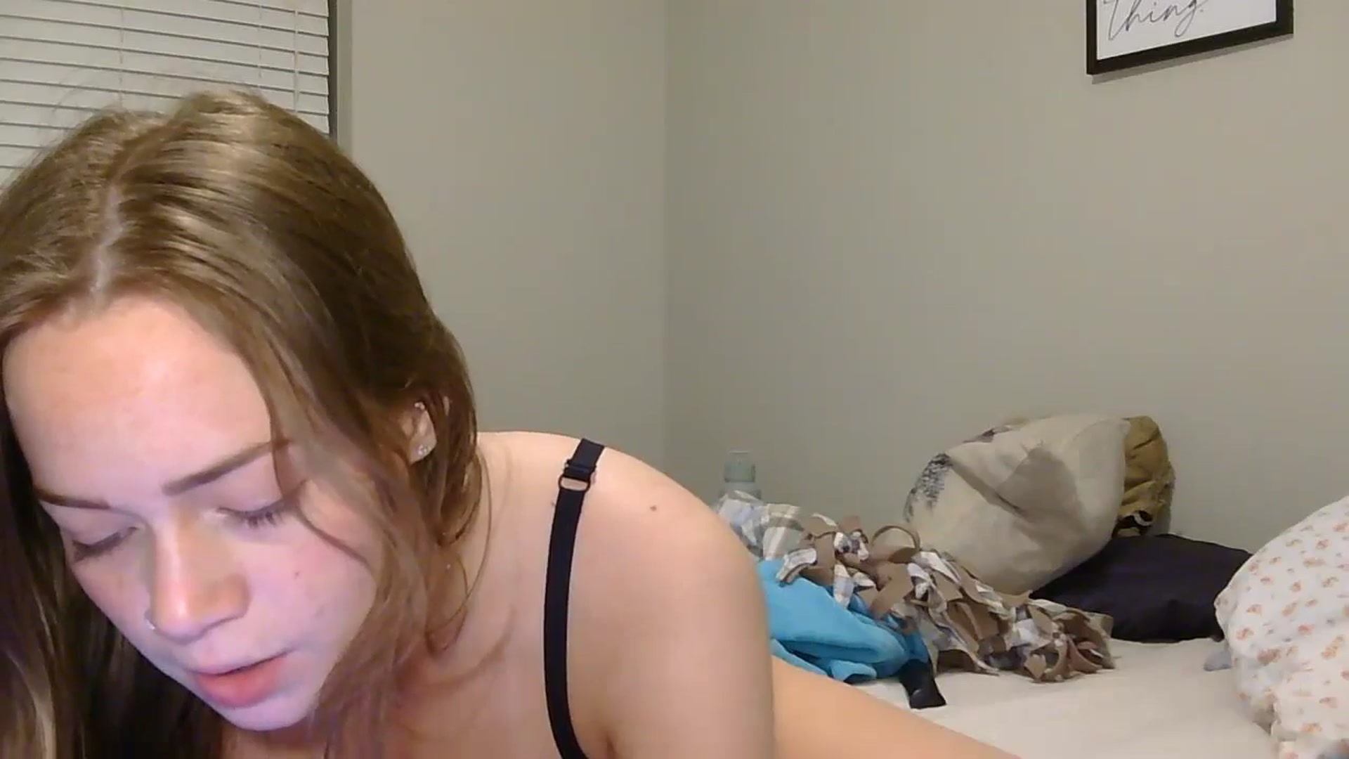 Gallery image thumbnail from Madisonfoxx69's myfreecams stream on, 01/06/2025, 03:04 image 19 of 20