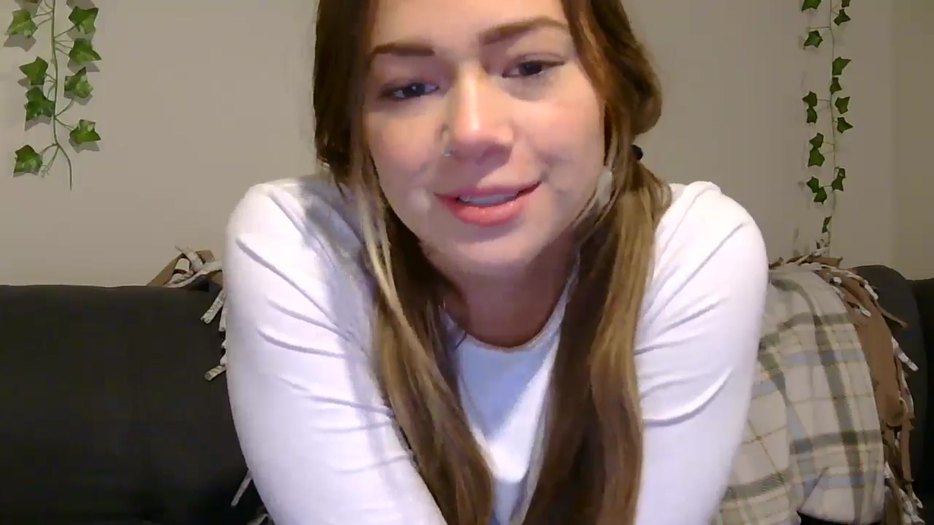 Gallery image thumbnail from Madisonfoxx69's myfreecams stream on, 01/10/2025, 24:06 image 4 of 20