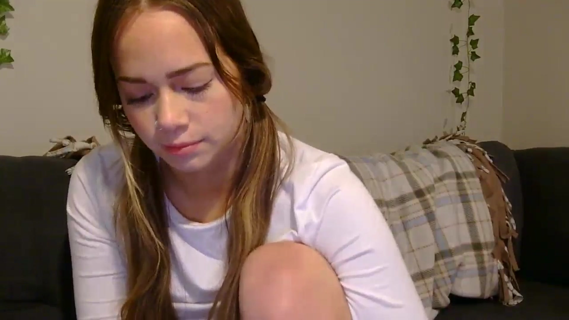 Gallery image thumbnail from Madisonfoxx69's myfreecams stream on, 01/10/2025, 24:06 image 14 of 20