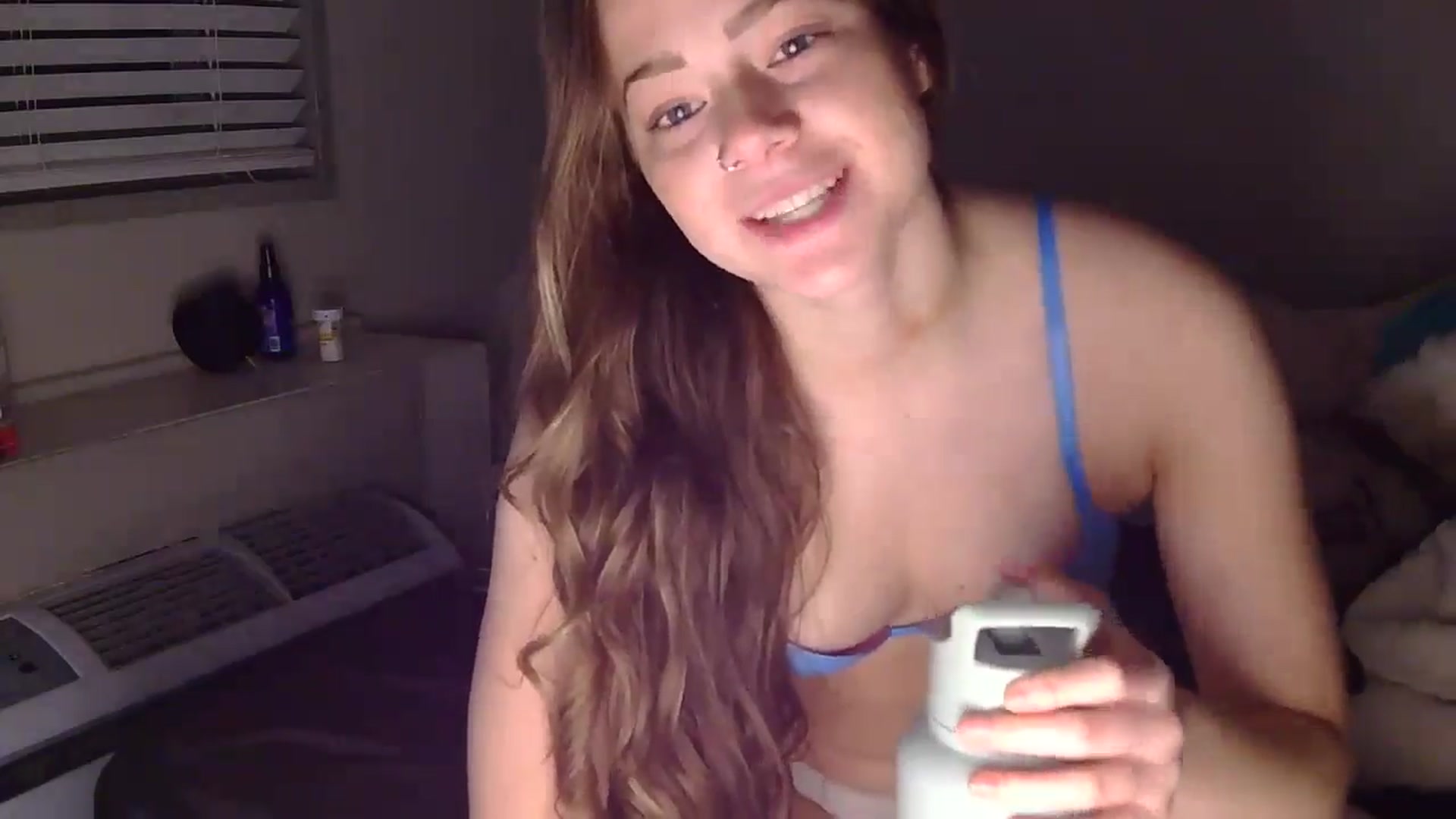 Gallery image thumbnail from Madisonfoxx69's myfreecams stream on, 01/16/2025, 24:01 image 4 of 20