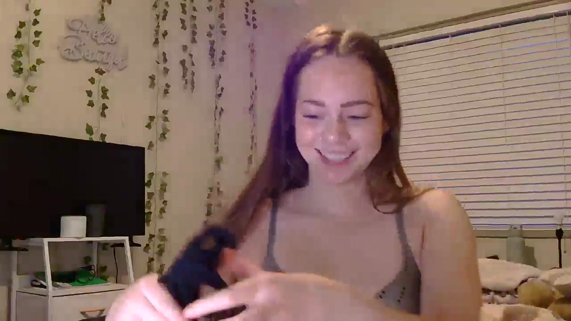 Gallery image thumbnail from Madisonfoxx69's myfreecams stream on, 01/18/2025, 23:07 image 17 of 20
