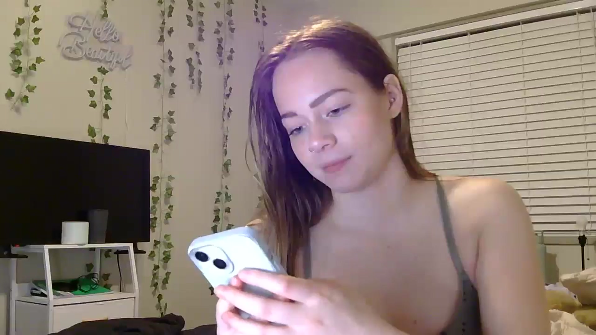 Gallery image thumbnail from Madisonfoxx69's myfreecams stream on, 01/18/2025, 23:28 image 18 of 20