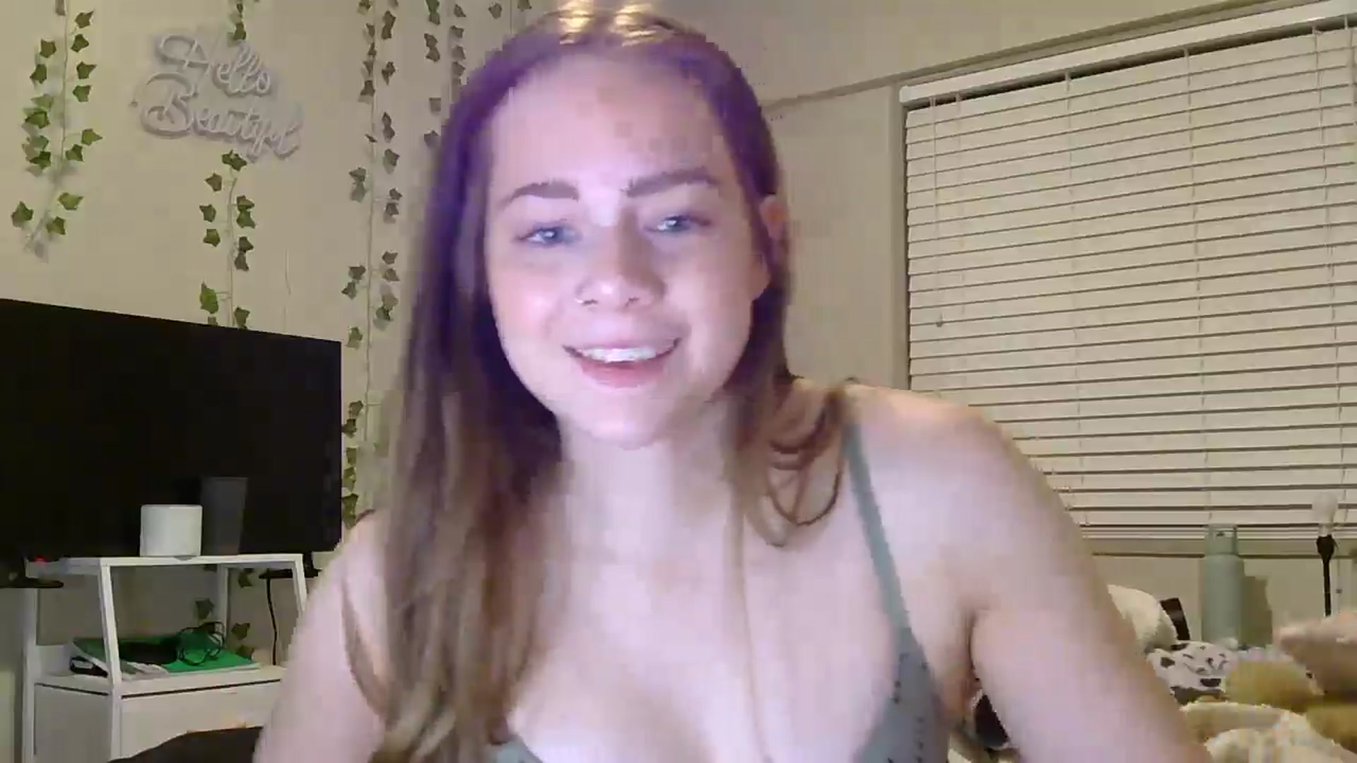 Gallery image thumbnail from Madisonfoxx69's myfreecams stream on, 01/18/2025, 23:28 image 14 of 20