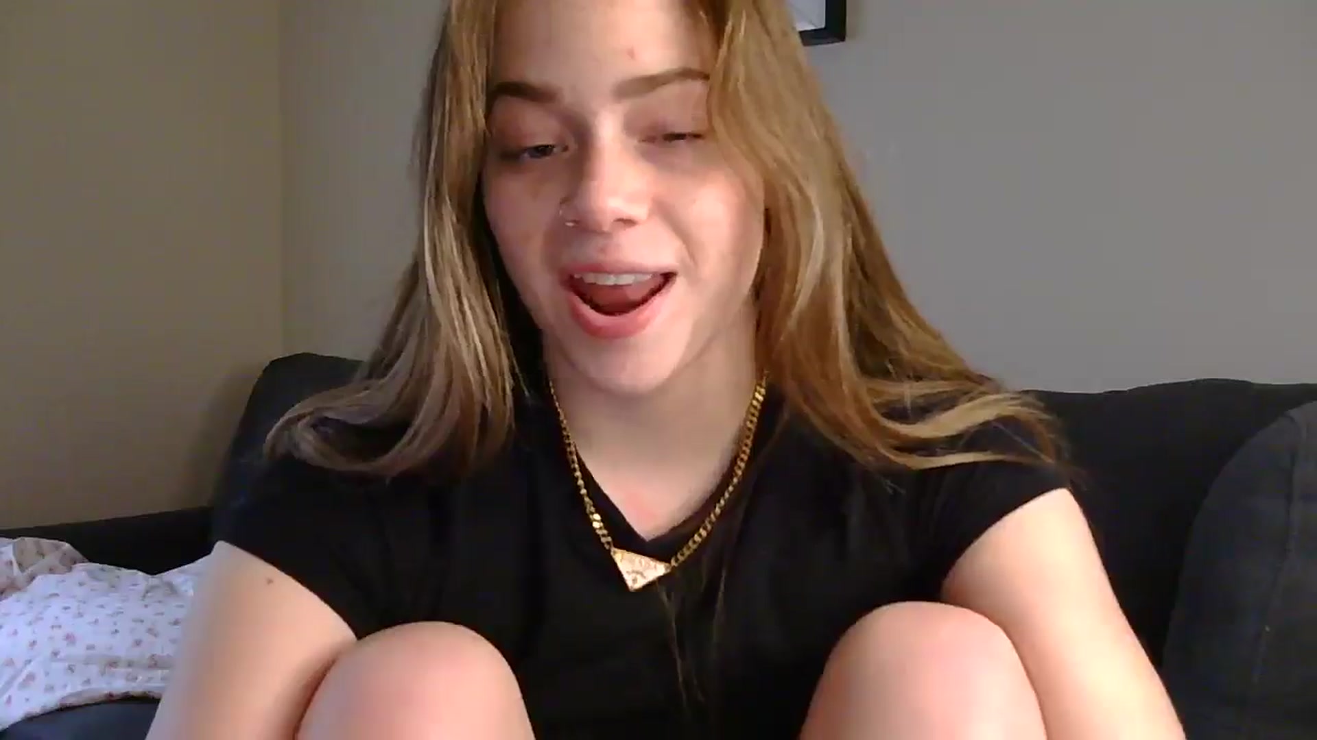 Gallery image thumbnail from Madisonfoxx69's myfreecams stream on, 02/04/2025, 22:14 image 17 of 20