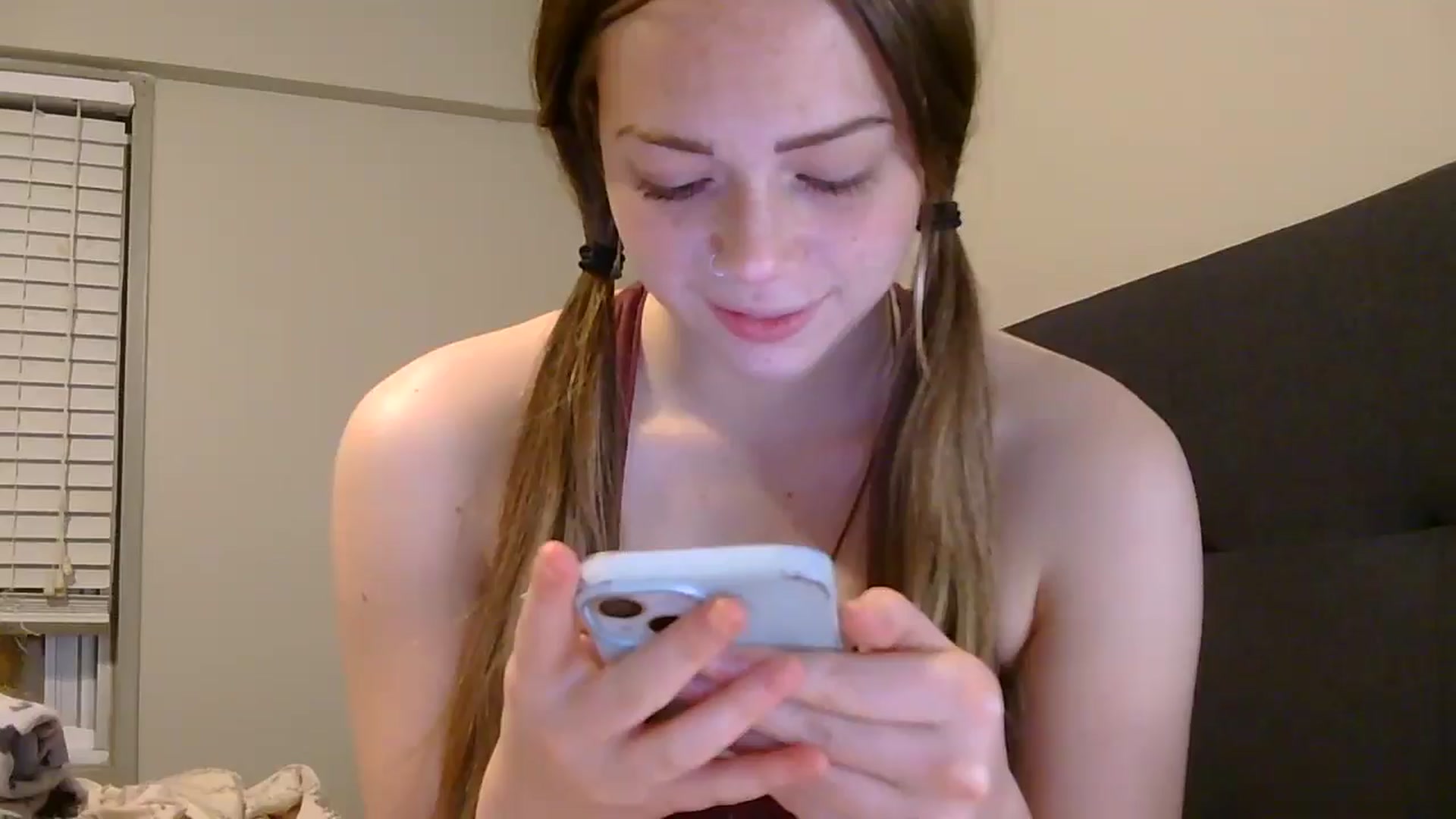 Gallery image thumbnail from Madisonfoxx69's myfreecams stream on, 02/09/2025, 02:29 image 4 of 20