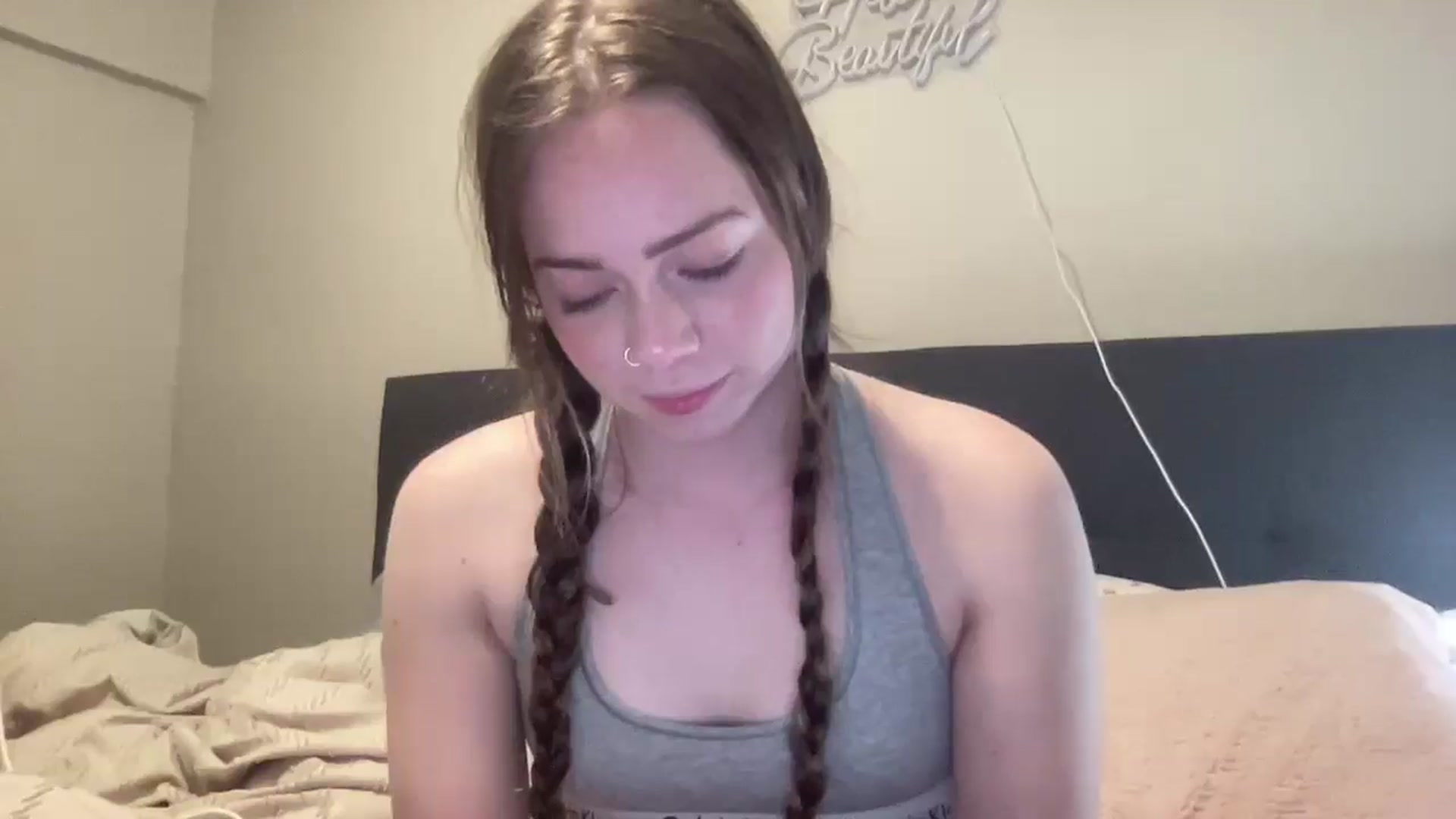 Gallery image thumbnail from Madisonfoxx69's myfreecams stream on, 02/19/2025, 05:55 image 15 of 20