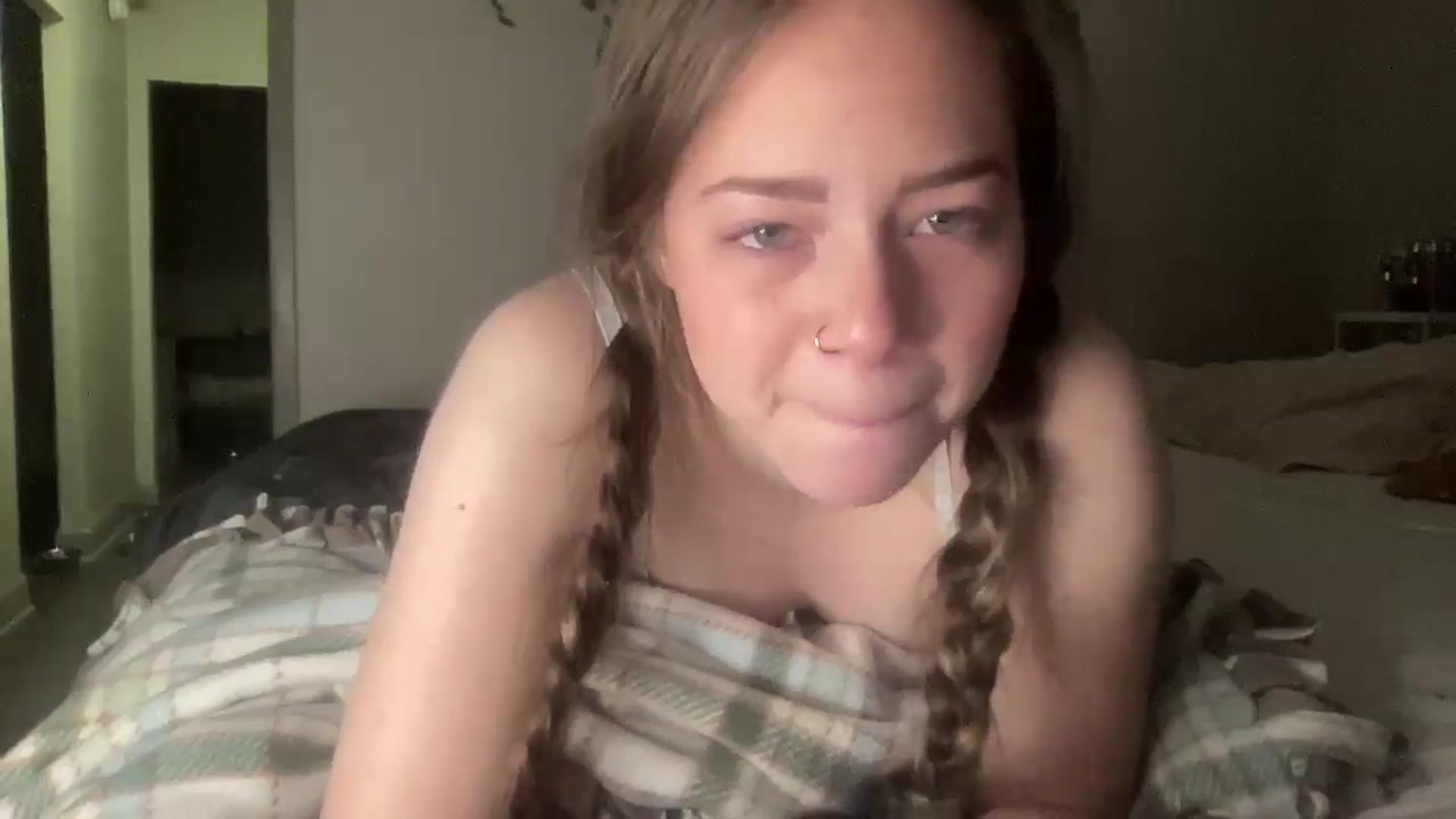 Gallery image thumbnail from Madisonfoxx69's myfreecams stream on, 02/23/2025, 05:07 image 16 of 20