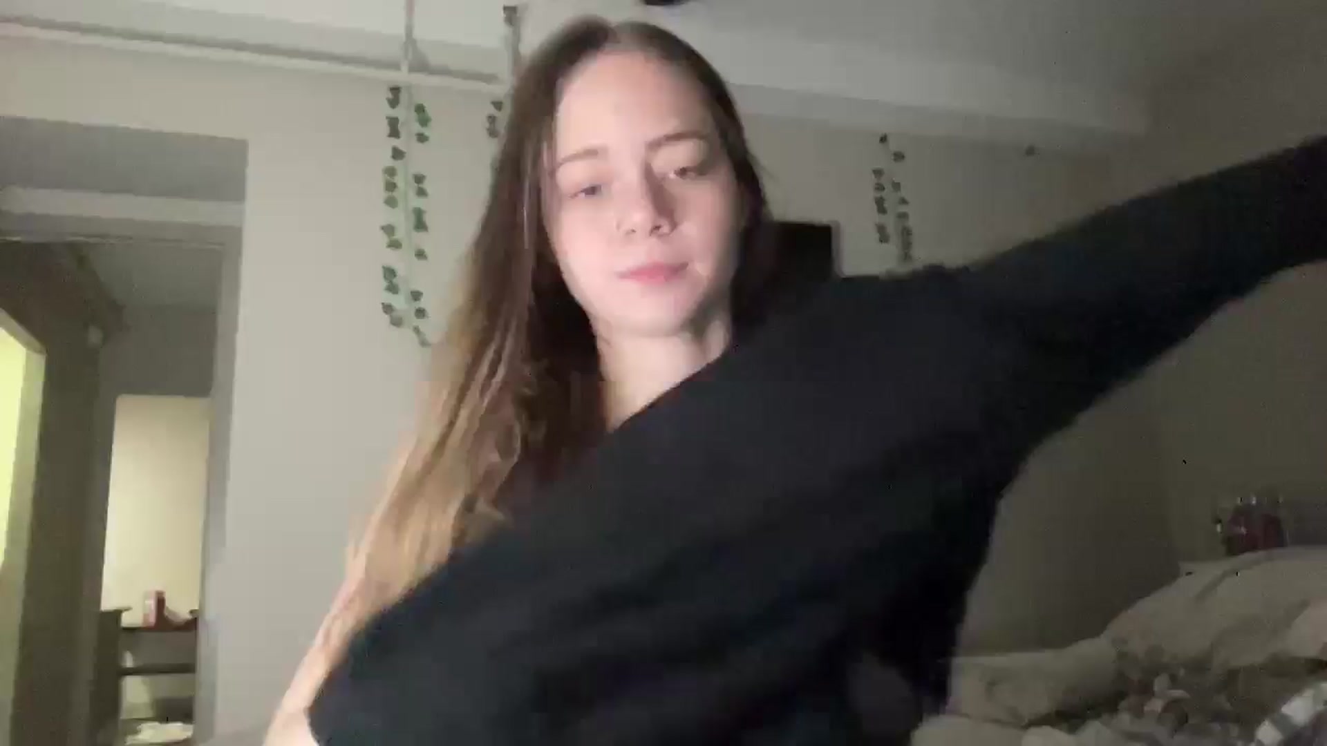 Gallery image thumbnail from Madisonfoxx69's myfreecams stream on, 02/26/2025, 06:38 image 17 of 20
