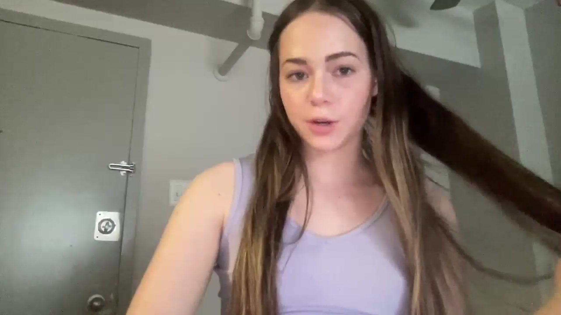 Gallery image thumbnail from Madisonfoxx69's myfreecams stream on, 02/26/2025, 22:54 image 15 of 20
