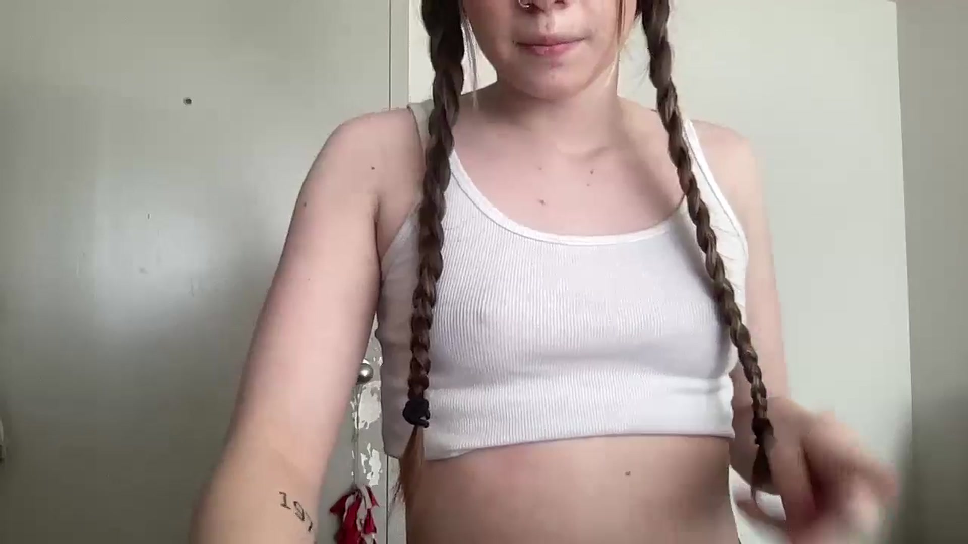Gallery image thumbnail from Madisonfoxx69's myfreecams stream on, 02/27/2025, 19:52 image 19 of 20