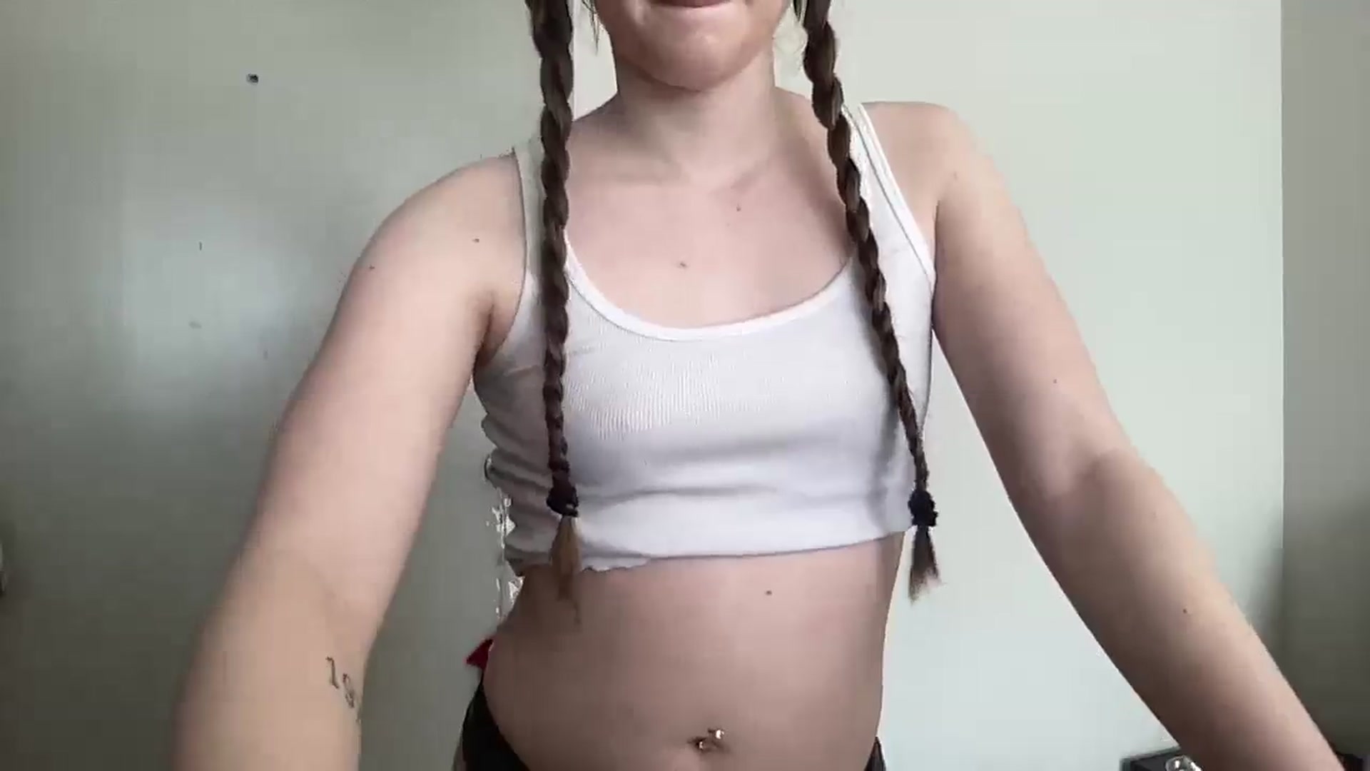 Gallery image thumbnail from Madisonfoxx69's myfreecams stream on, 02/27/2025, 19:52 image 6 of 20