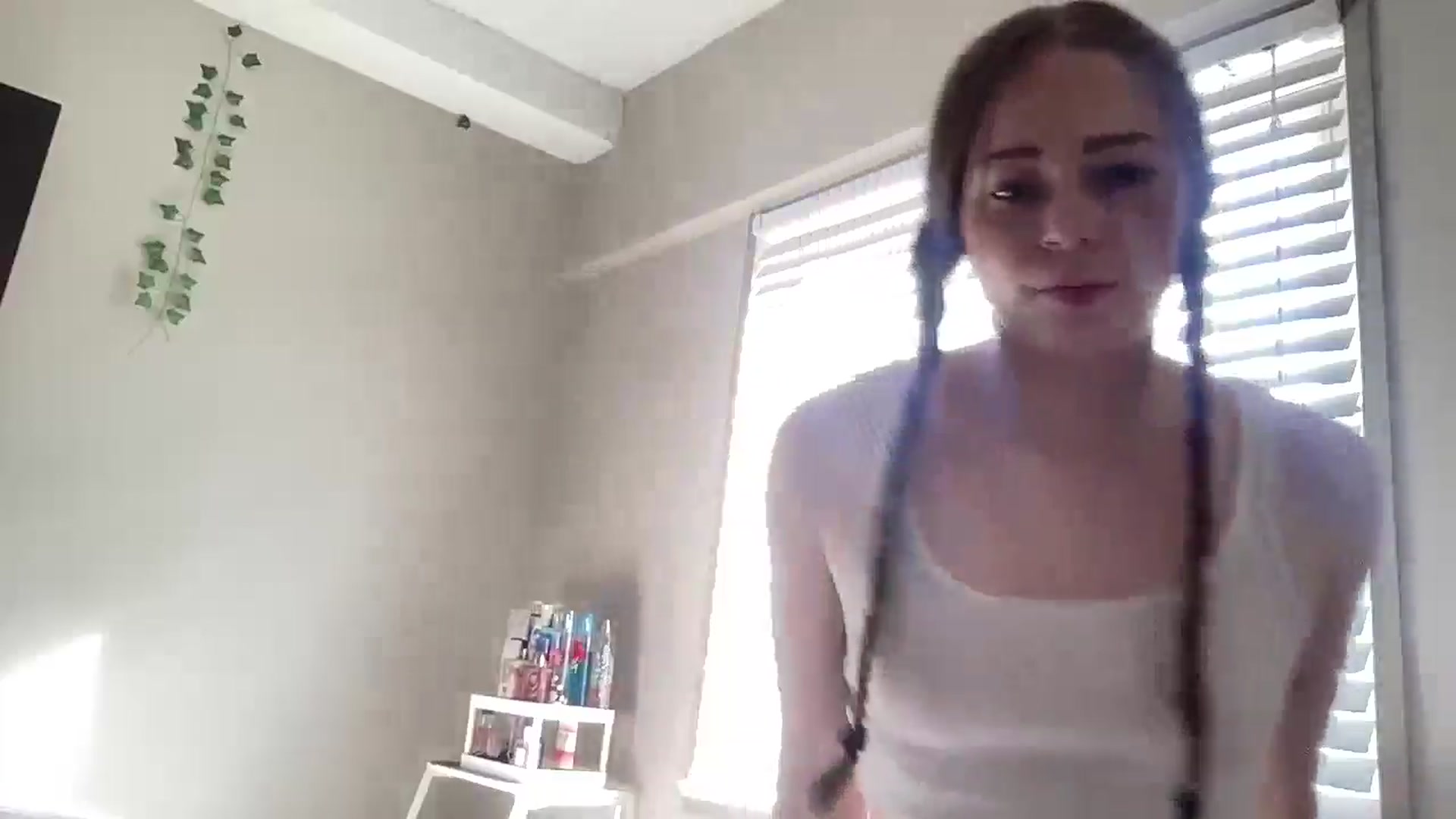 Gallery image thumbnail from Madisonfoxx69's myfreecams stream on, 02/27/2025, 20:36 image 18 of 20