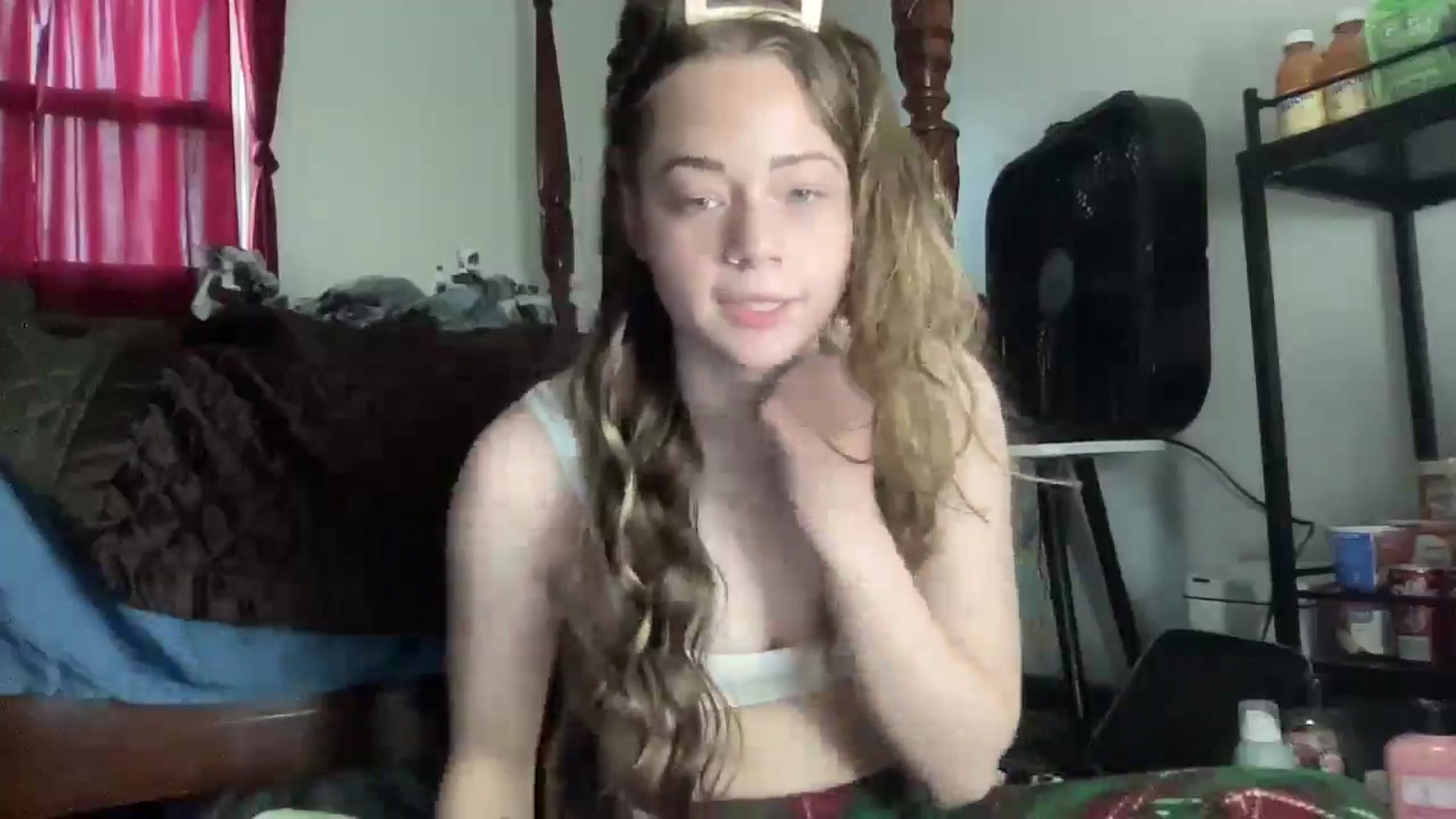 Gallery image thumbnail from Madisonfoxx69's myfreecams stream on, 03/16/2025, 19:17 image 13 of 20
