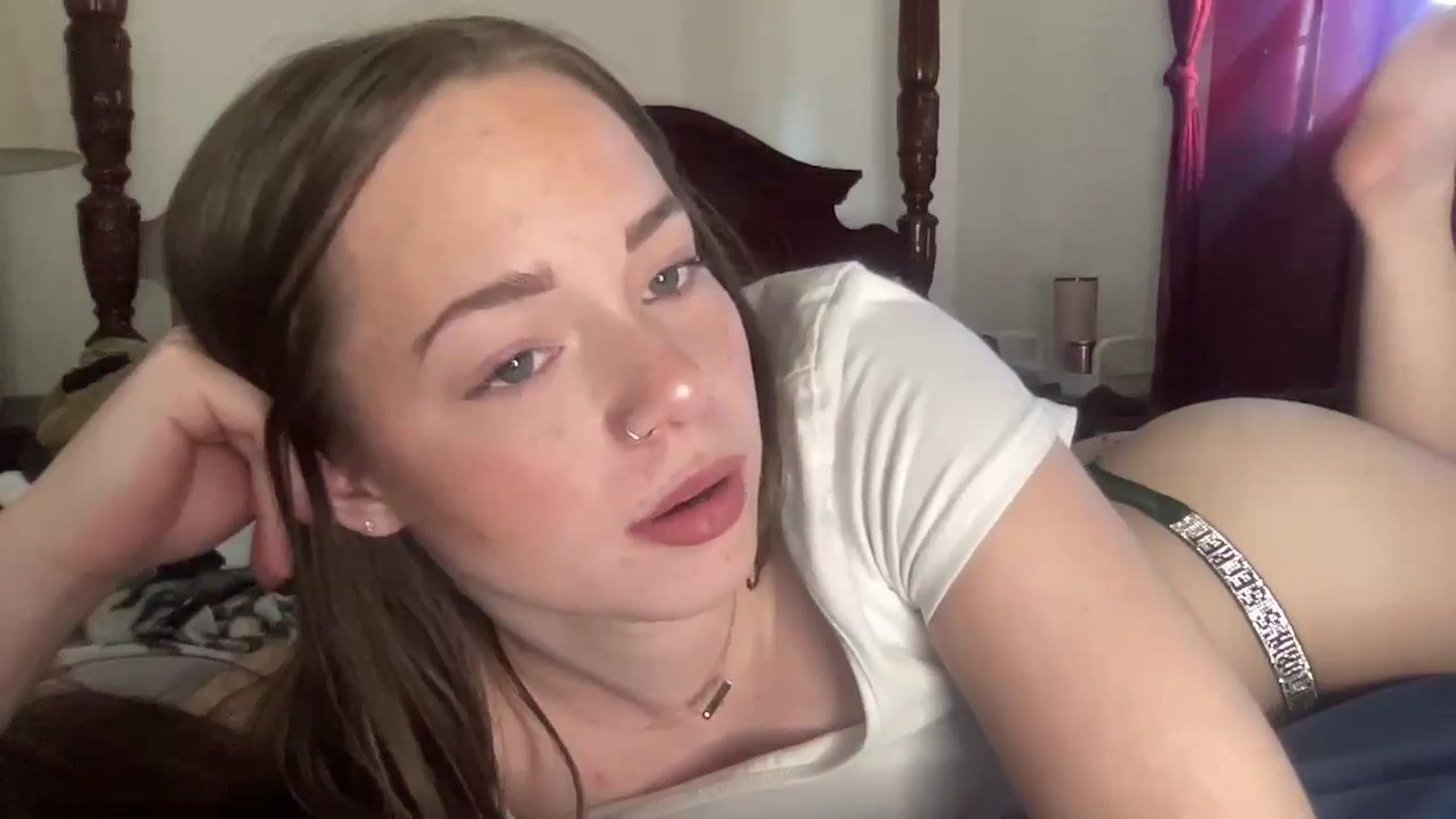 Gallery image thumbnail from Madisonfoxx69's myfreecams stream on, 03/21/2025, 19:17 image 17 of 20