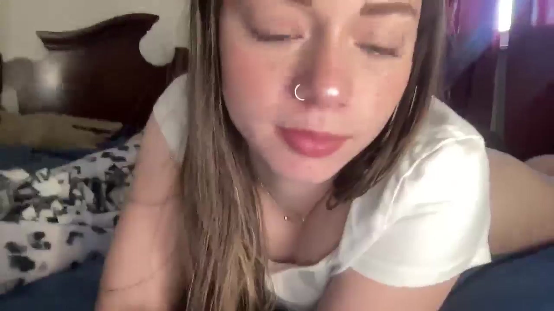 Gallery image thumbnail from Madisonfoxx69's myfreecams stream on, 03/21/2025, 19:17 image 18 of 20