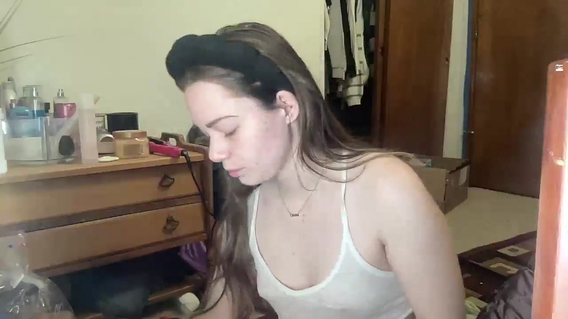 Gallery image thumbnail from Madisonfoxx69's myfreecams stream on, 03/24/2025, 18:21 image 5 of 20