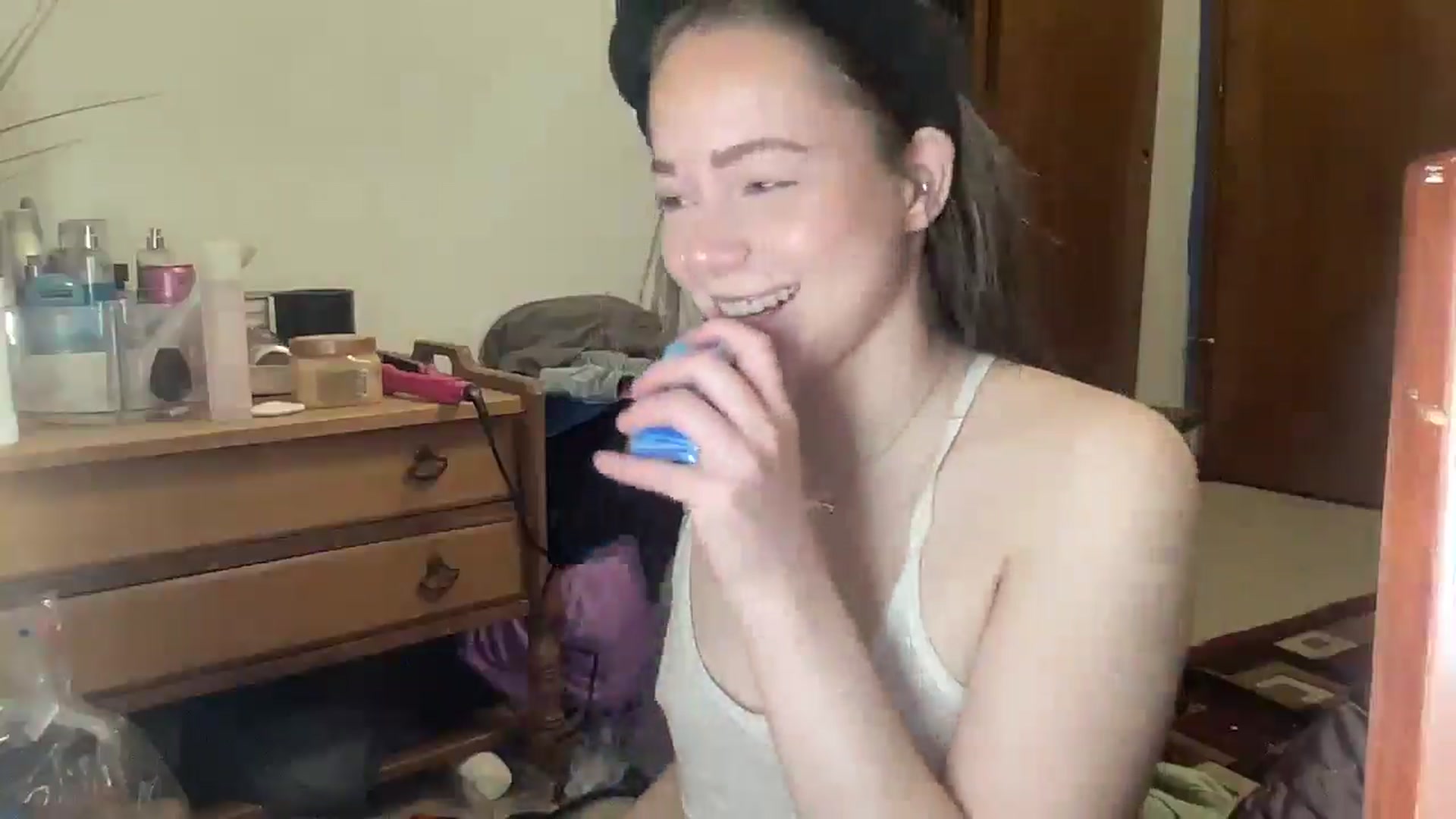 Gallery image thumbnail from Madisonfoxx69's myfreecams stream on, 03/24/2025, 18:21 image 12 of 20