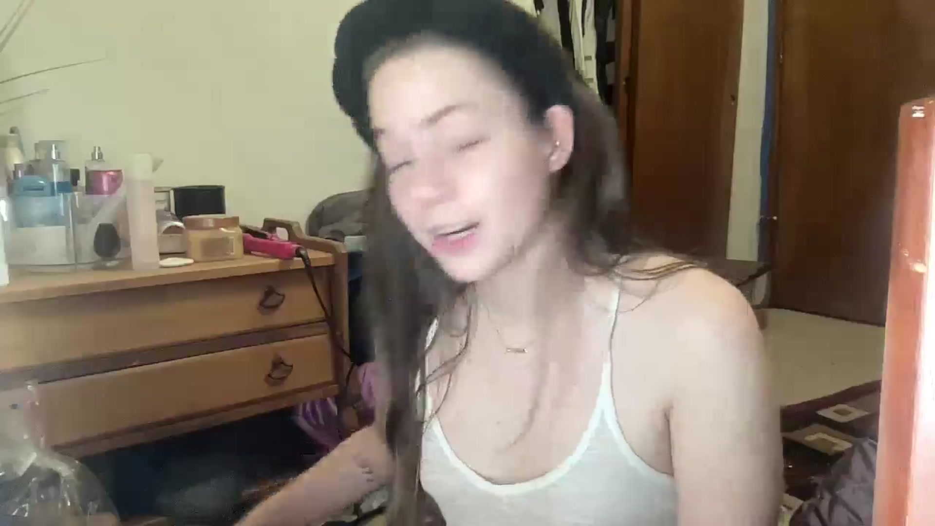 Gallery image thumbnail from Madisonfoxx69's myfreecams stream on, 03/24/2025, 18:21 image 4 of 20
