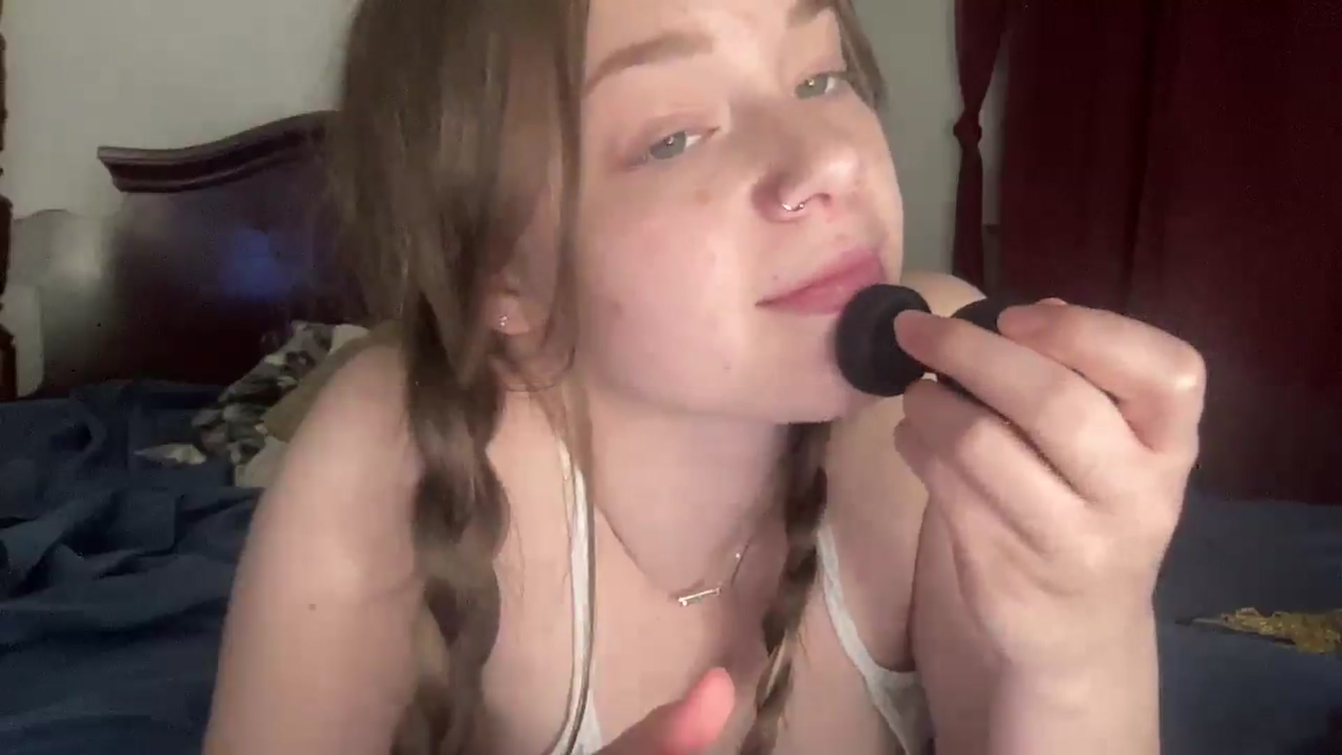 Gallery image thumbnail from Madisonfoxx69's myfreecams stream on, 03/26/2025, 04:31 image 7 of 20
