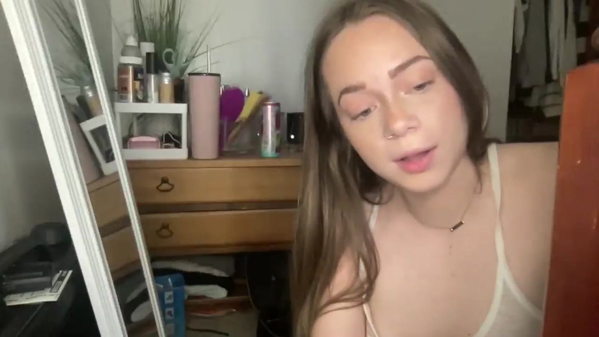 Gallery image thumbnail from Madisonfoxx69's myfreecams stream on, 03/26/2025, 18:50 image 13 of 20