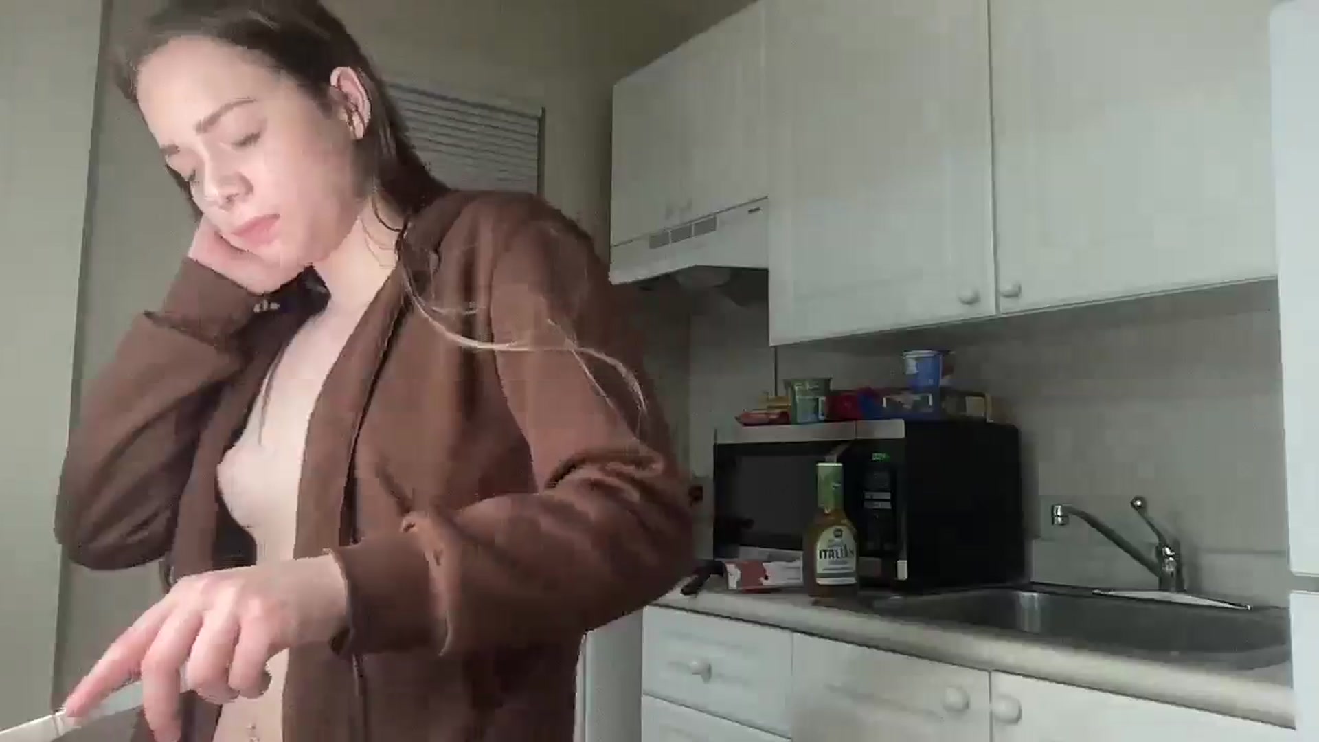Gallery image thumbnail from Madisonfoxx69's myfreecams stream on, 03/30/2025, 03:06 image 12 of 20