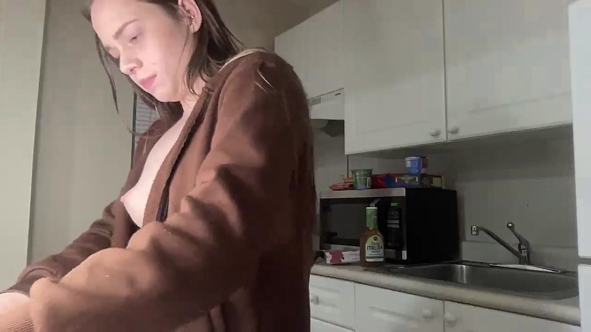 Gallery image thumbnail from Madisonfoxx69's myfreecams stream on, 03/30/2025, 03:06 image 5 of 20