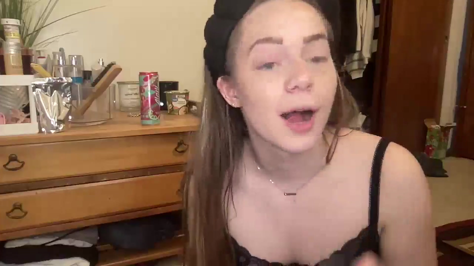 Gallery image thumbnail from Madisonfoxx69's myfreecams stream on, 04/02/2025, 18:51 image 16 of 20