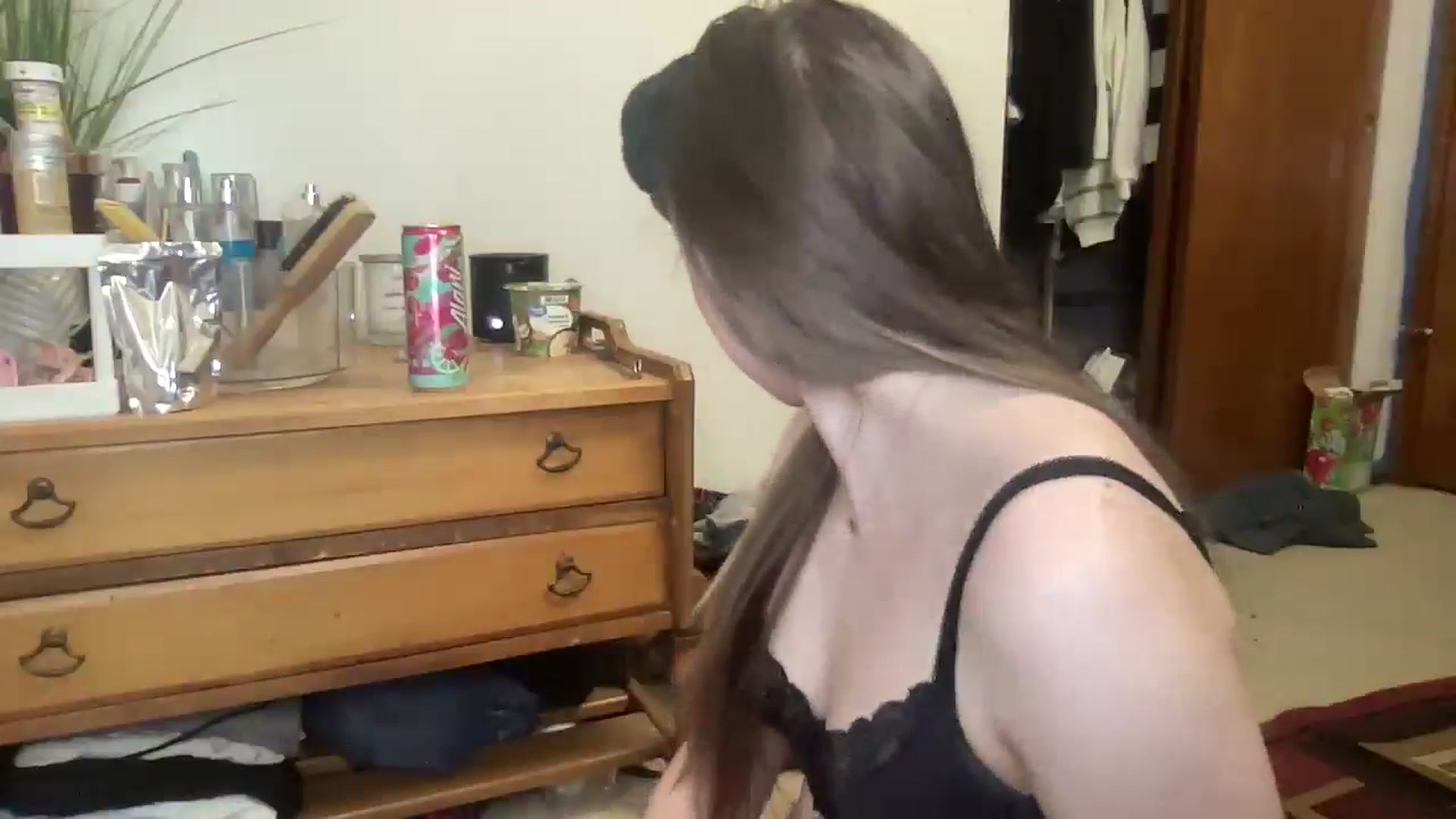 Gallery image thumbnail from Madisonfoxx69's myfreecams stream on, 04/02/2025, 18:51 image 13 of 20