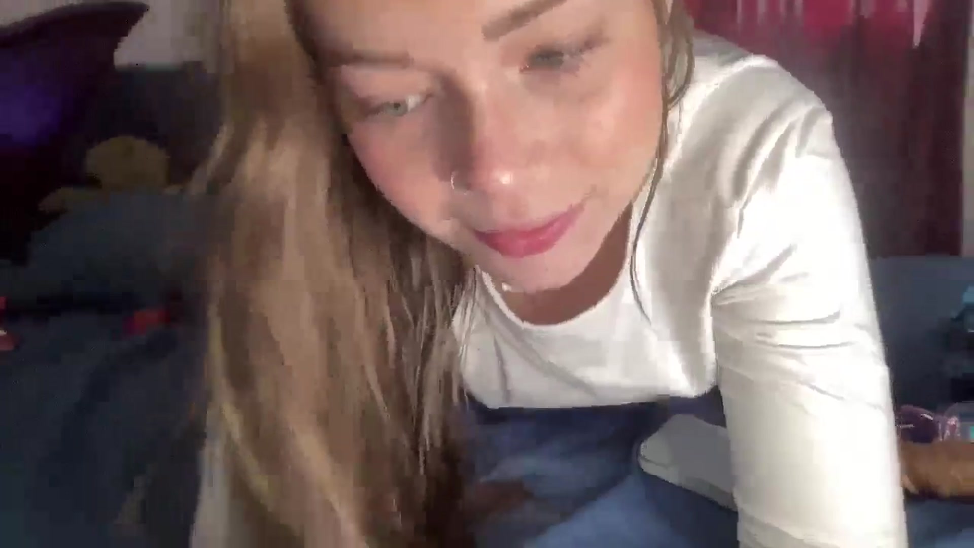 Gallery image thumbnail from Madisonfoxx69's myfreecams stream on, 04/11/2025, 21:02 image 2 of 20
