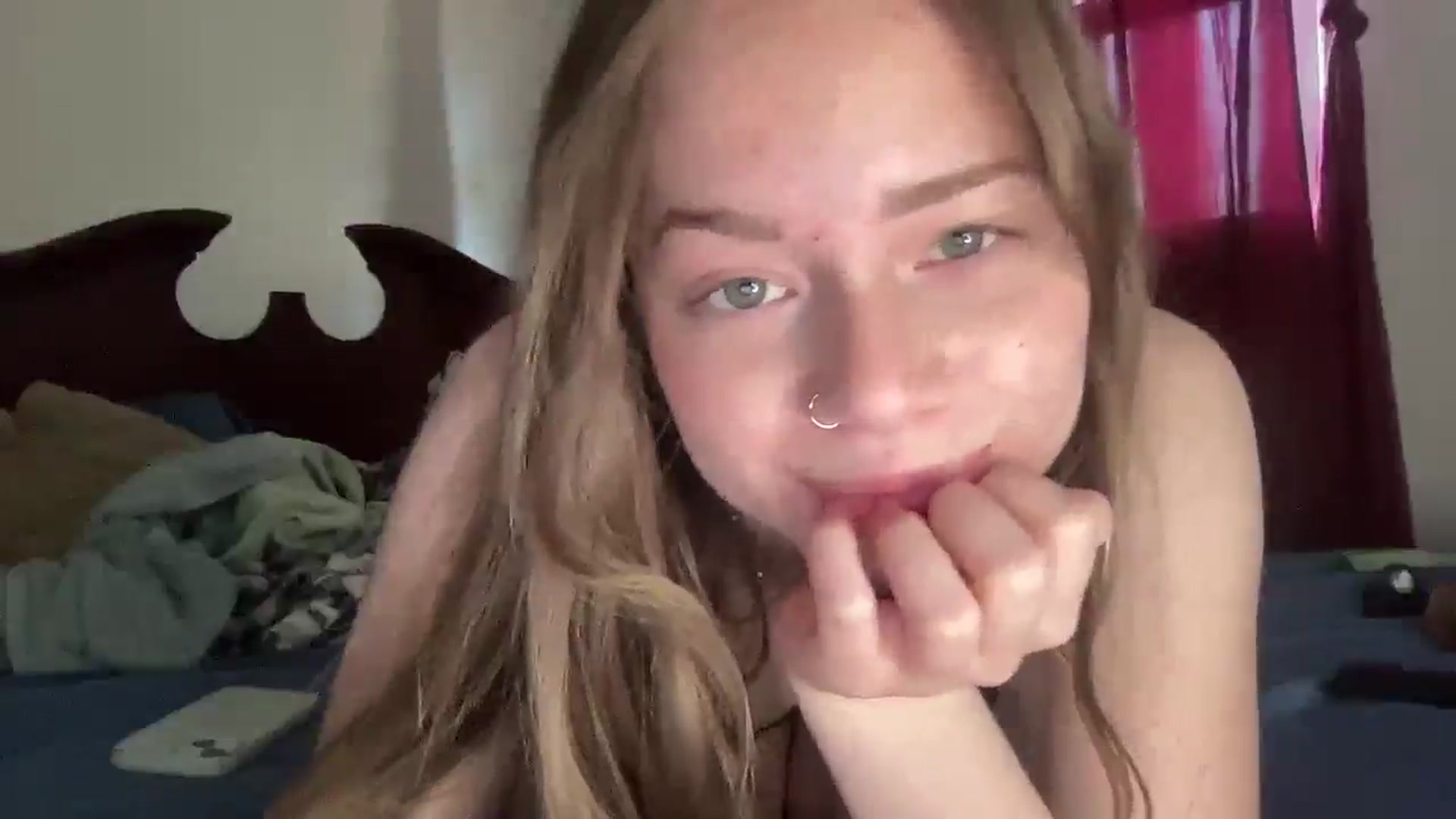 Gallery image thumbnail from Madisonfoxx69's myfreecams stream on, 04/16/2025, 21:13 image 15 of 20