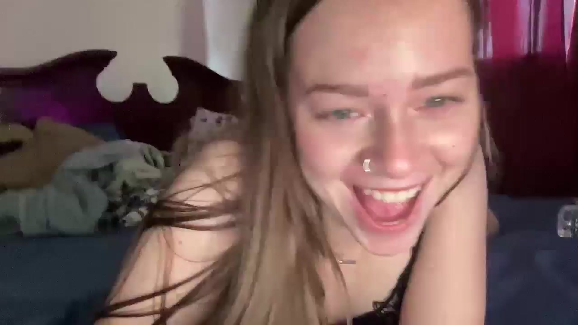 Gallery image thumbnail from Madisonfoxx69's myfreecams stream on, 04/16/2025, 21:13 image 1 of 20