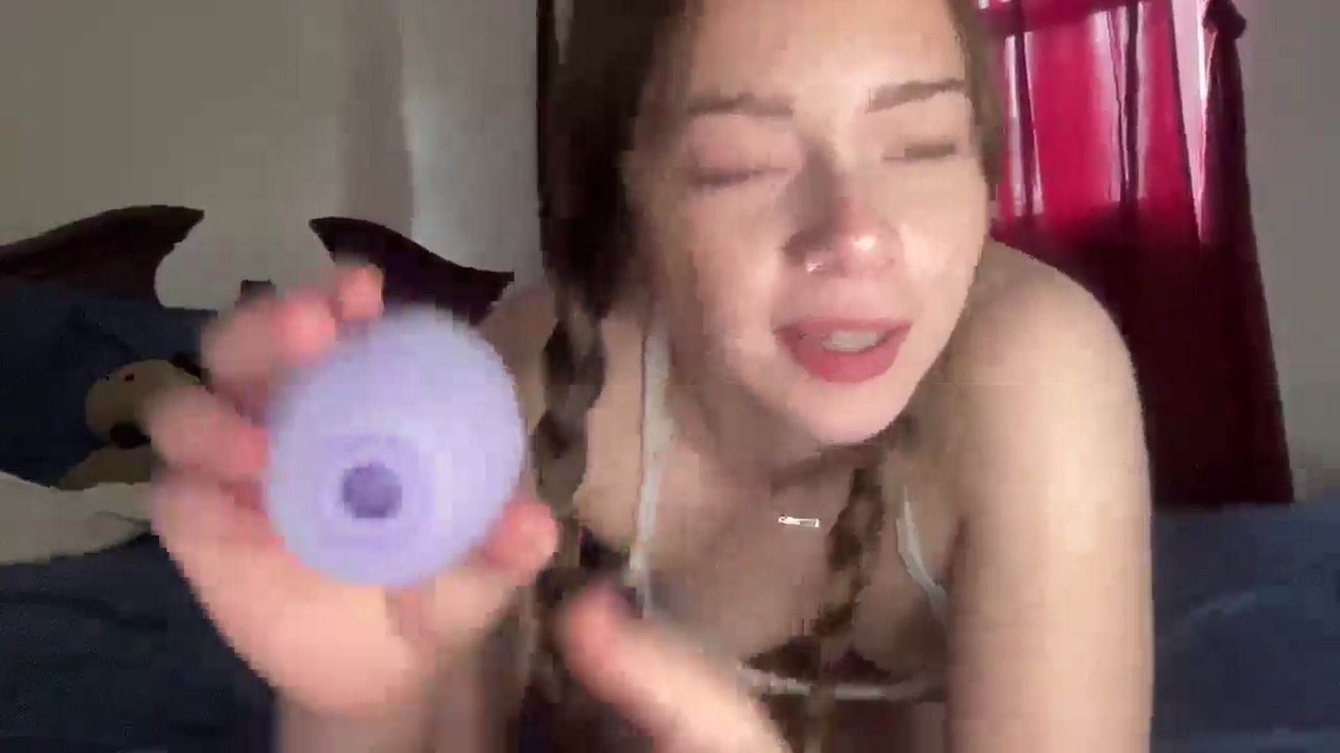 Gallery image thumbnail from Madisonfoxx69's myfreecams stream on, 04/17/2025, 19:03 image 15 of 20