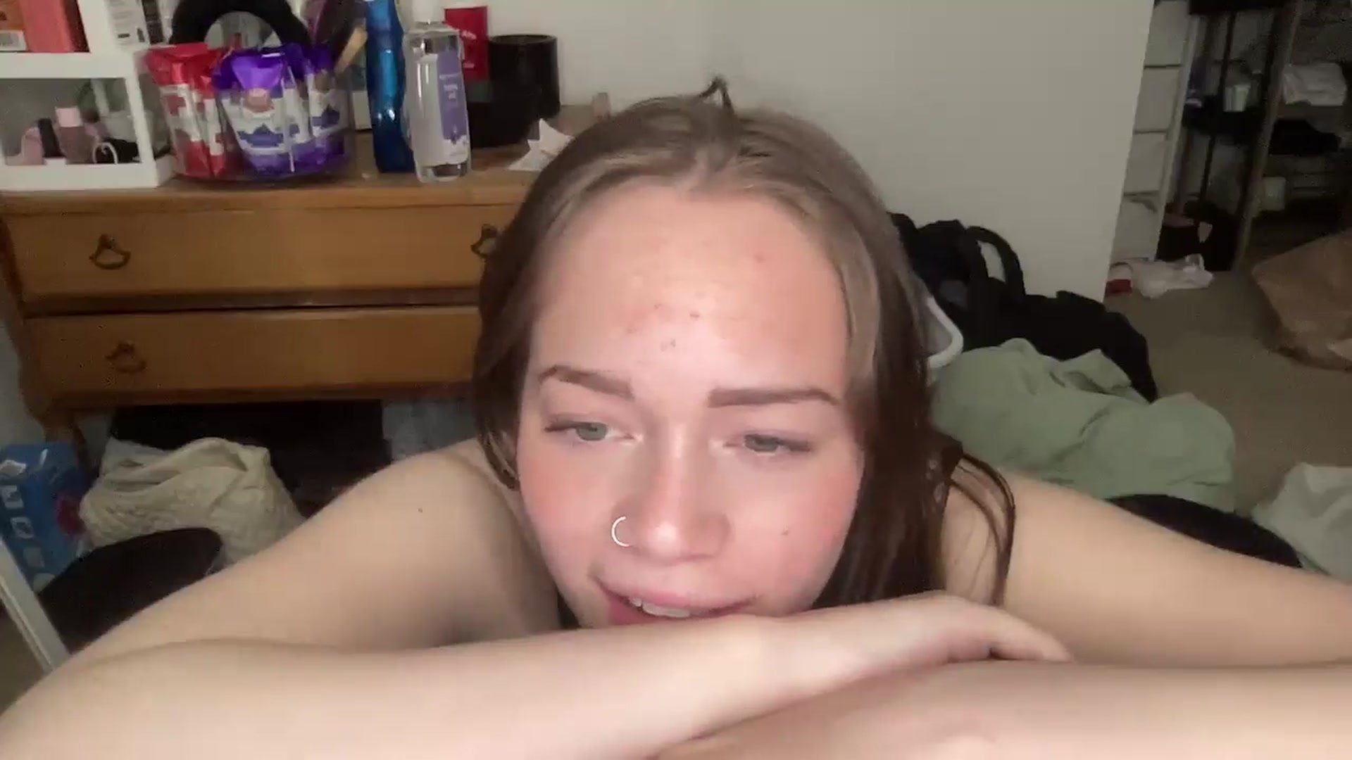 Gallery image thumbnail from Madisonfoxx69's myfreecams stream on, 04/18/2025, 20:56 image 6 of 20