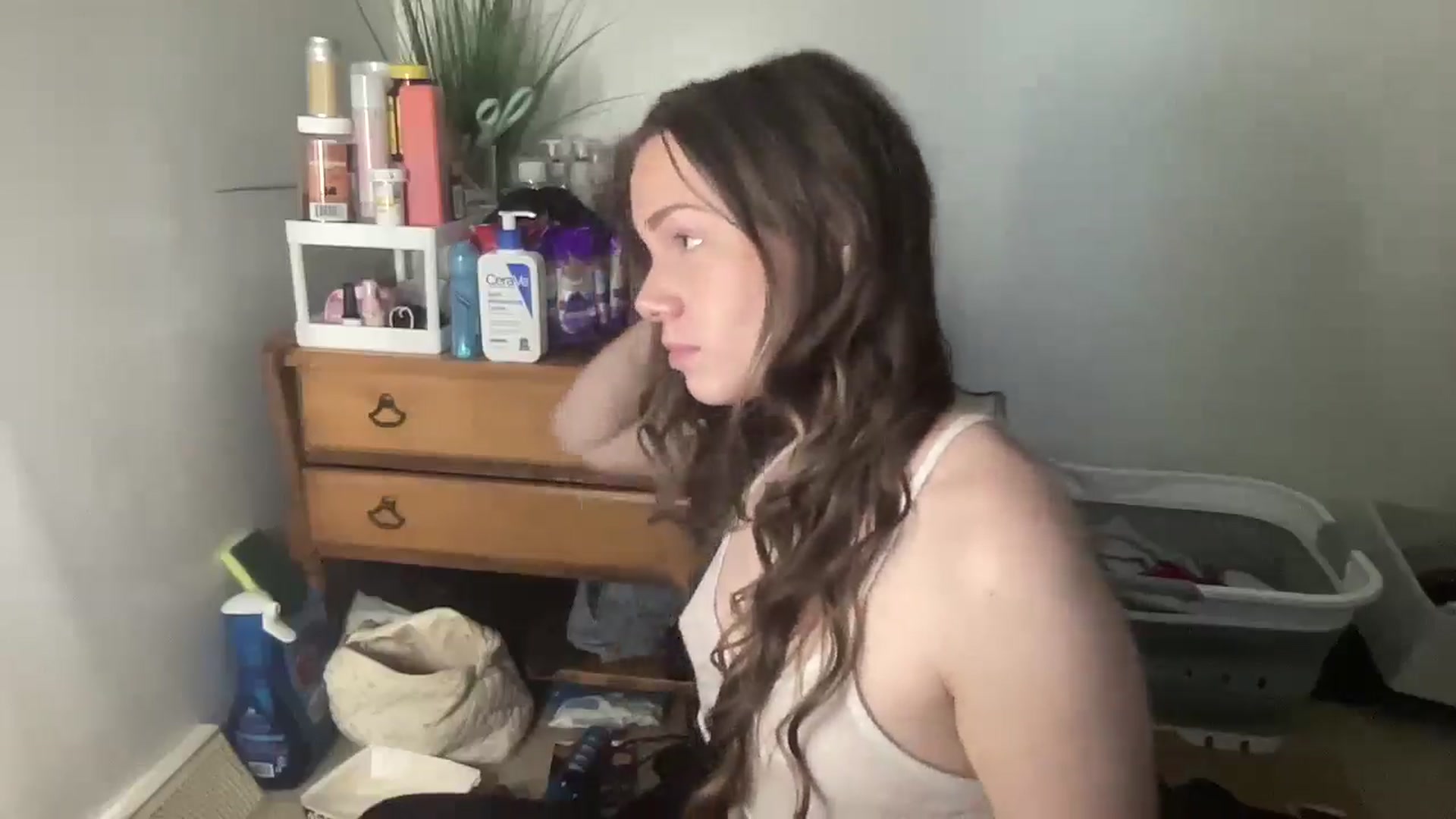 Gallery image thumbnail from Madisonfoxx69's myfreecams stream on, 04/24/2025, 20:20 image 10 of 20
