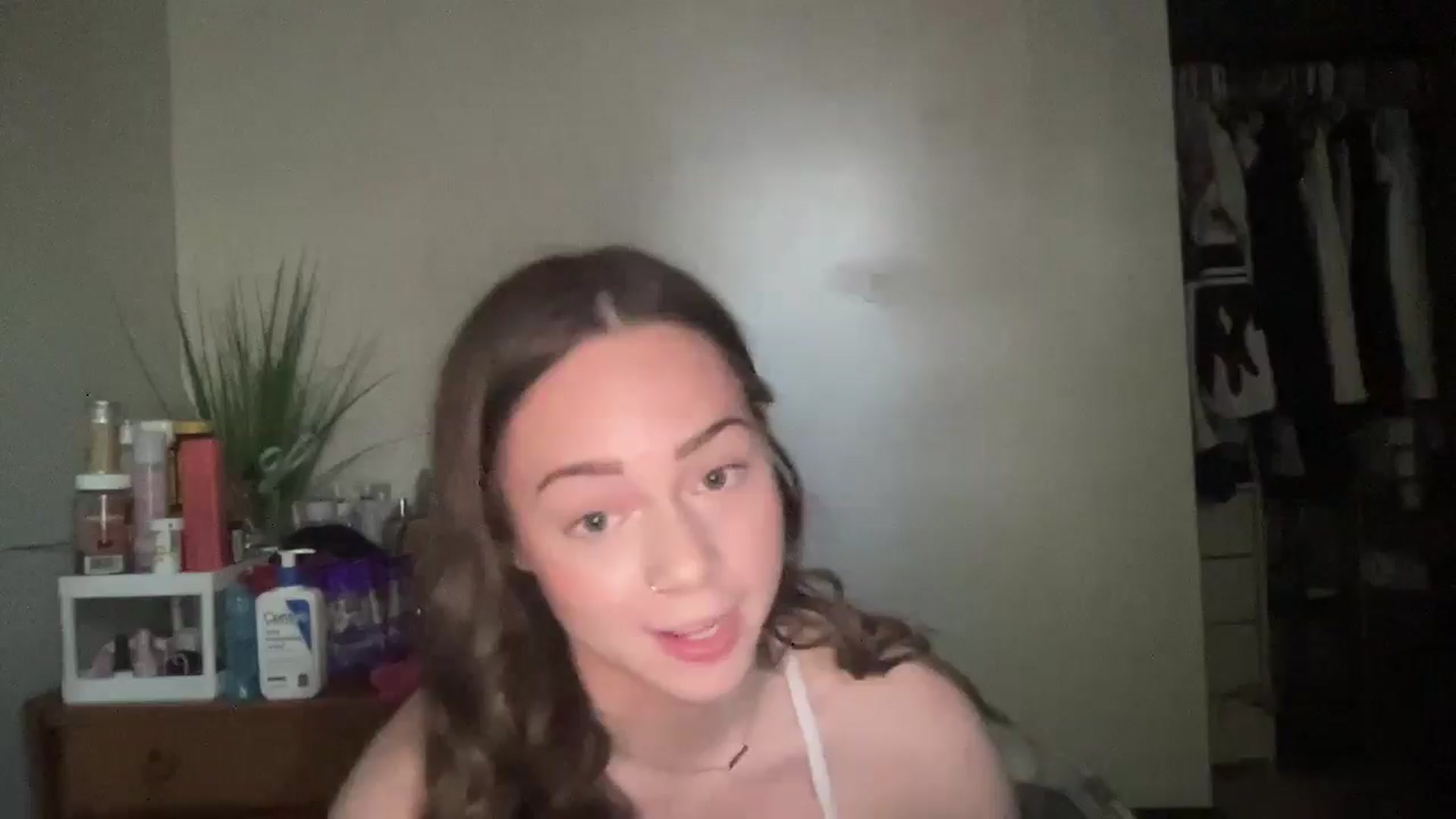 Gallery image thumbnail from Madisonfoxx69's myfreecams stream on, 04/24/2025, 20:20 image 1 of 20