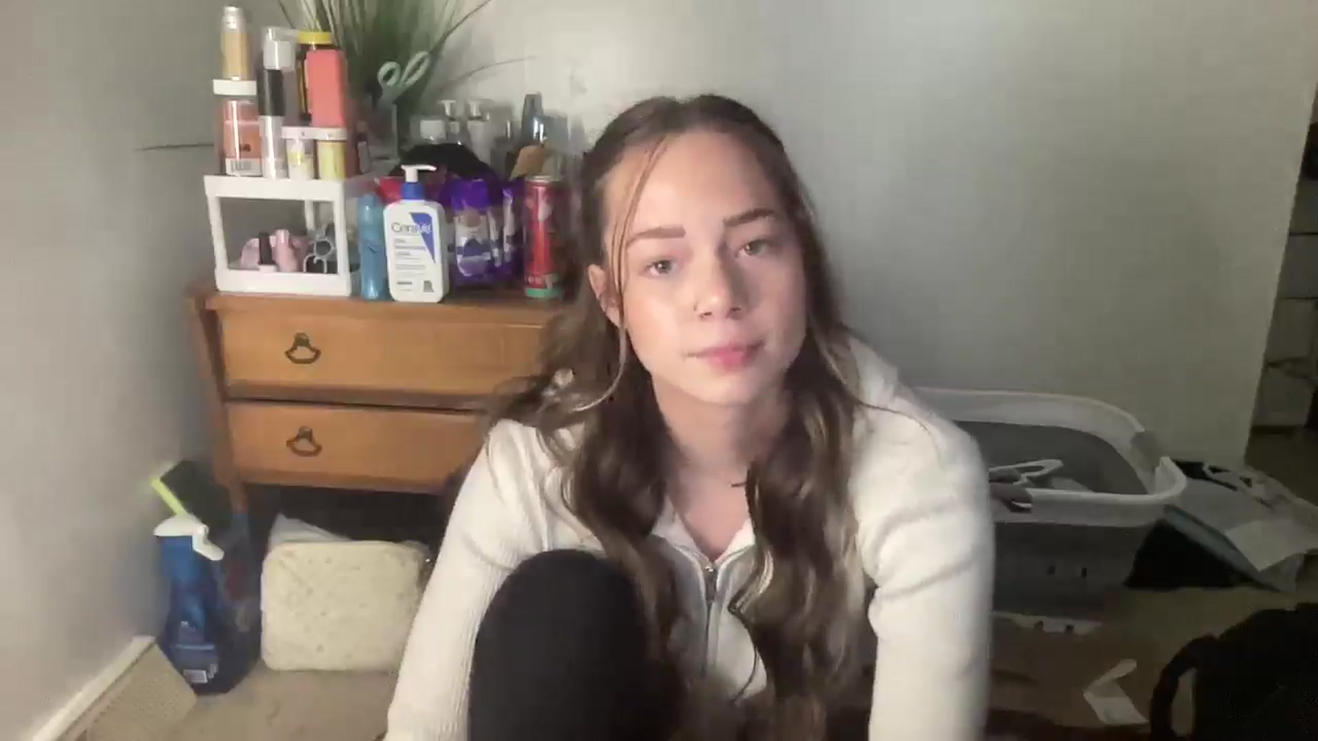 Gallery image thumbnail from Madisonfoxx69's myfreecams stream on, 04/24/2025, 20:20 image 18 of 20