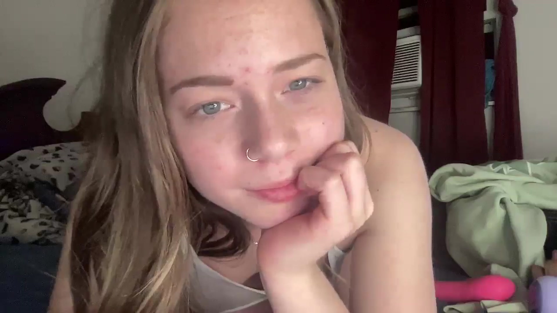 Gallery image thumbnail from Madisonfoxx69's myfreecams stream on, 04/25/2025, 03:23 image 3 of 20