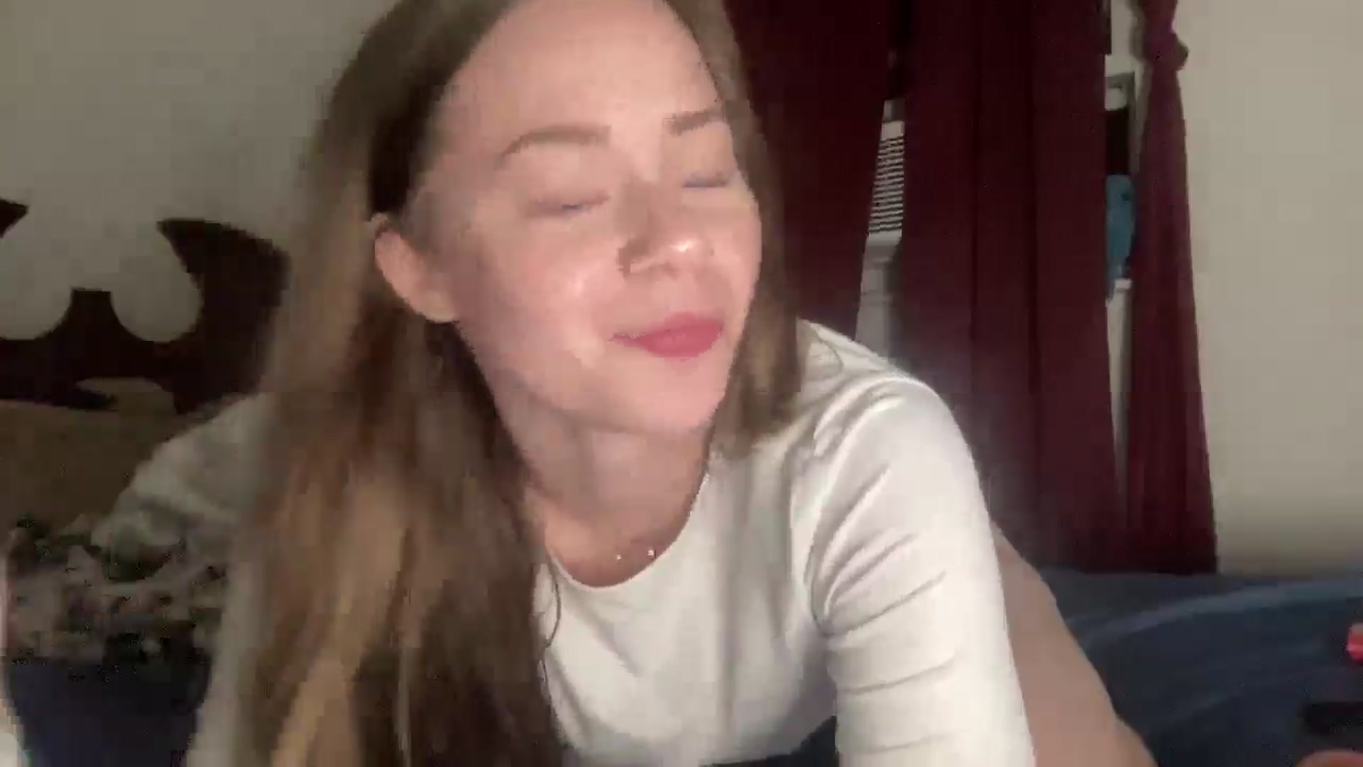 Gallery image thumbnail from Madisonfoxx69's myfreecams stream on, 04/27/2025, 02:10 image 11 of 20