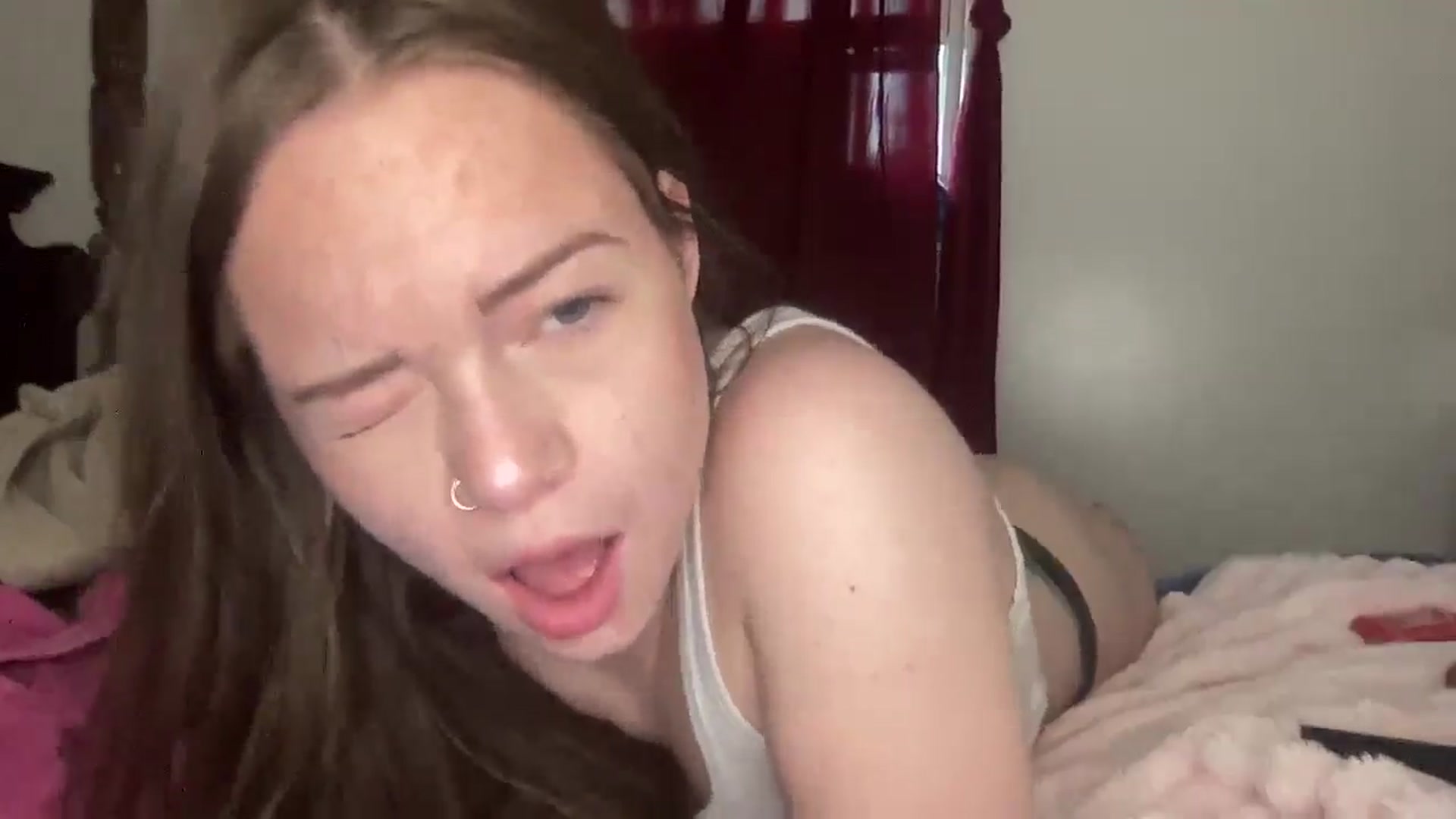 Gallery image thumbnail from Madisonfoxx69's myfreecams stream on, 05/06/2025, 20:44 image 16 of 20