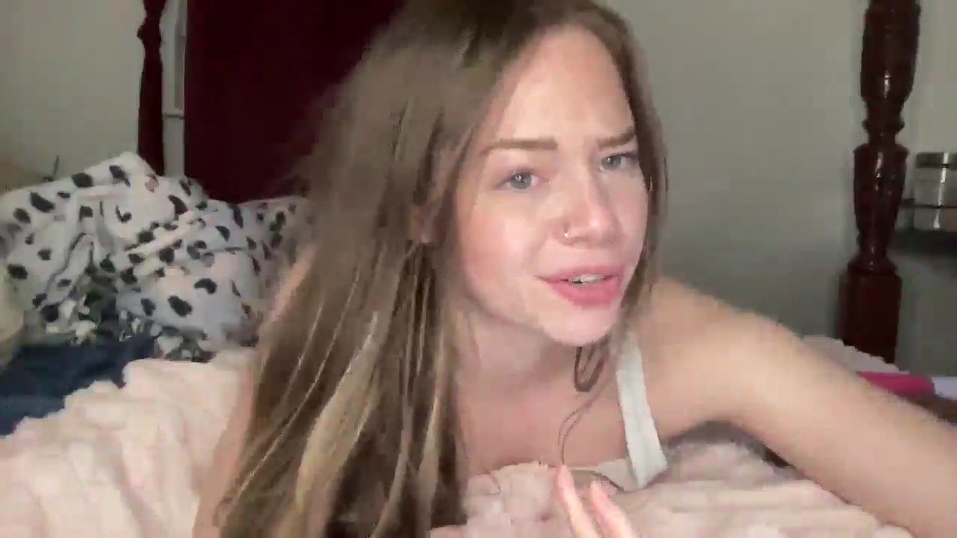 Gallery image thumbnail from Madisonfoxx69's myfreecams stream on, 05/07/2025, 01:41 image 17 of 20