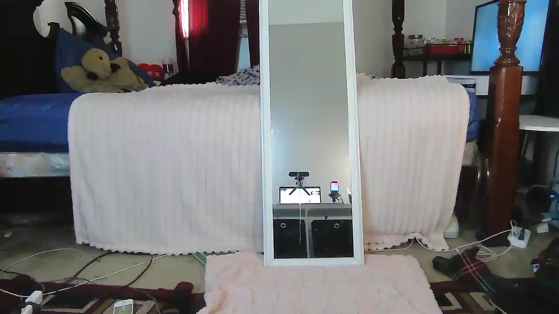 Gallery image thumbnail from Madisonfoxx69's myfreecams stream on, 05/31/2025, 22:00 image 17 of 20