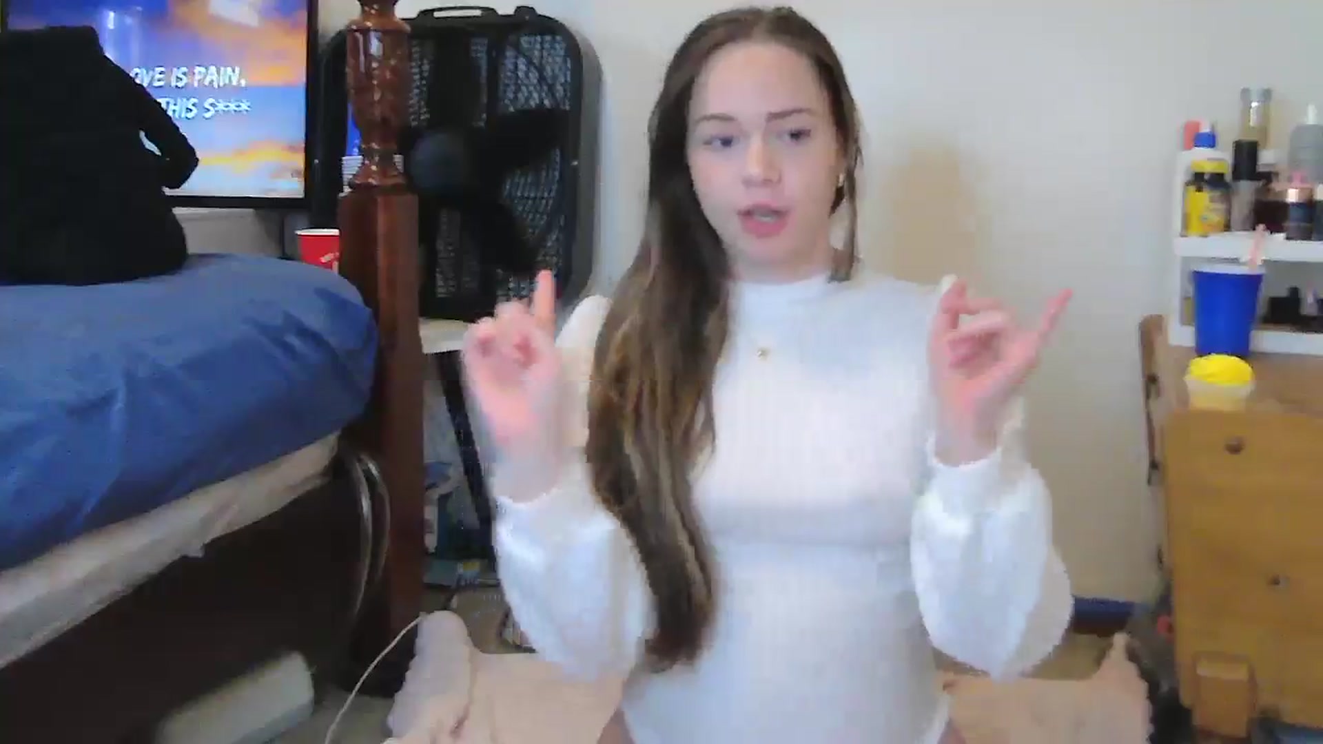 Gallery image thumbnail from Madisonfoxx69's myfreecams stream on, 06/02/2025, 21:57 image 8 of 20