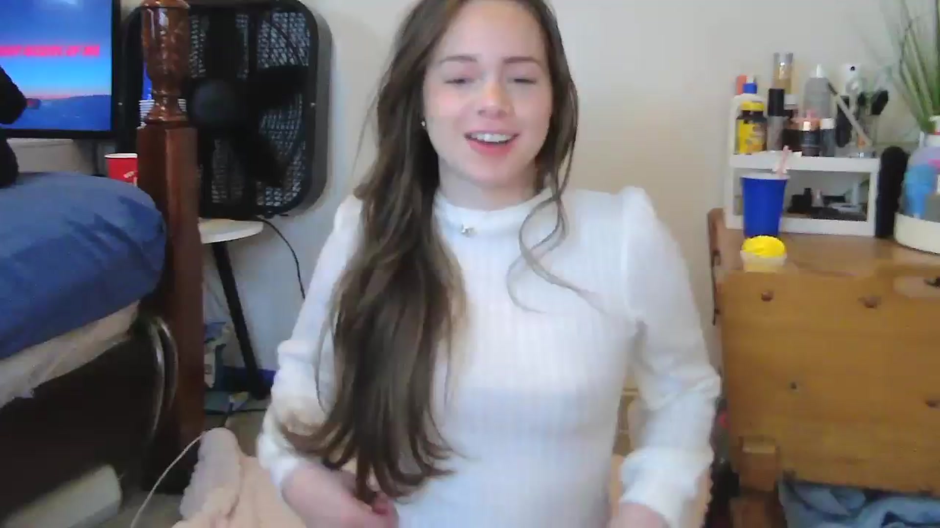 Gallery image thumbnail from Madisonfoxx69's myfreecams stream on, 06/02/2025, 21:57 image 6 of 20