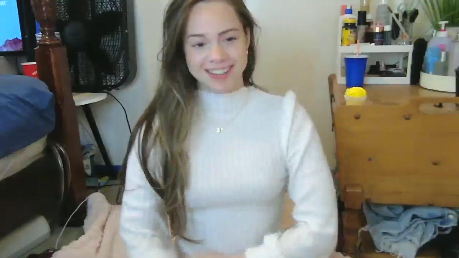 Gallery image thumbnail from Madisonfoxx69's myfreecams stream on, 06/02/2025, 21:57 image 3 of 20