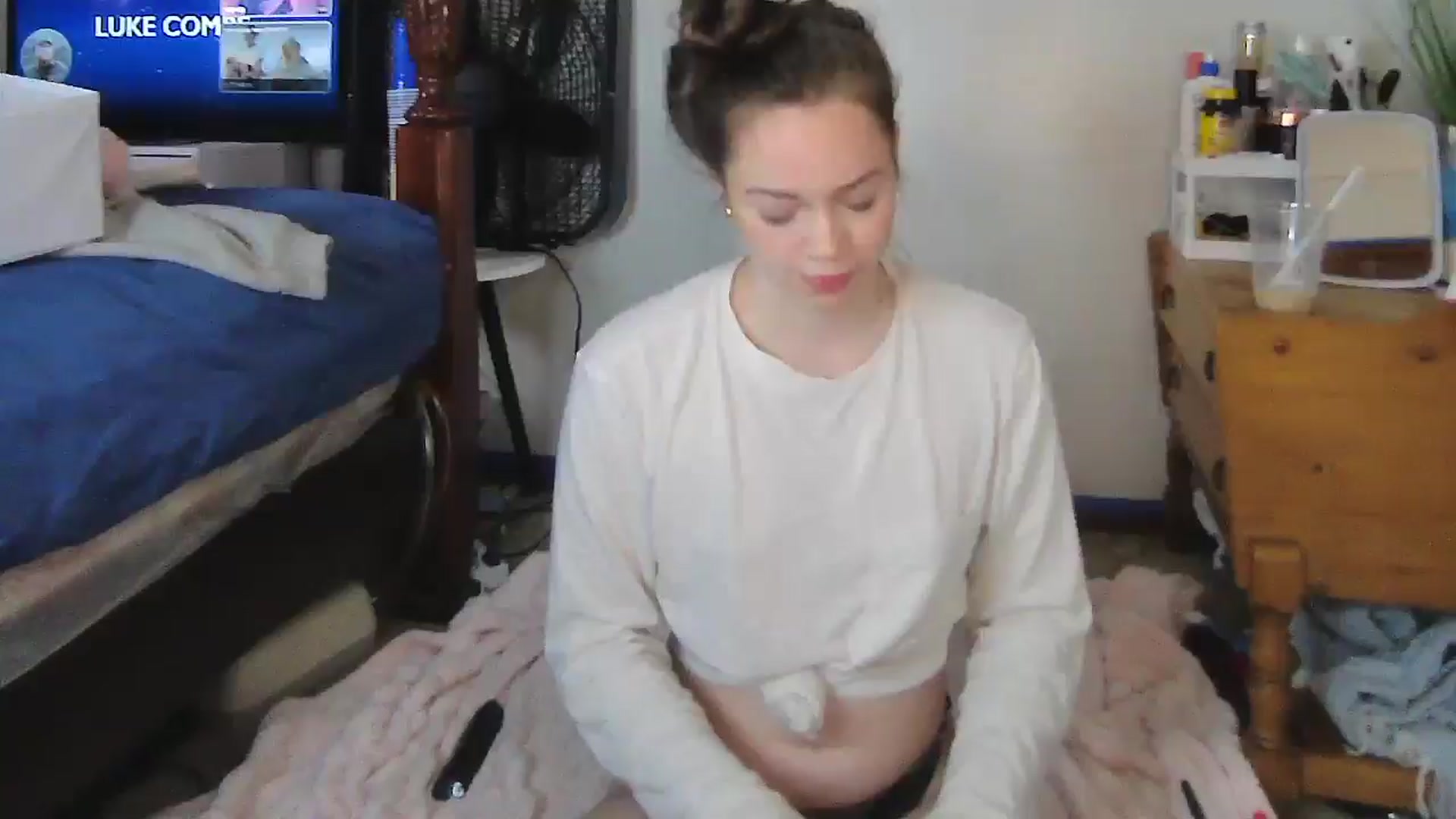 Gallery image thumbnail from Madisonfoxx69's myfreecams stream on, 06/03/2025, 20:33 image 7 of 20