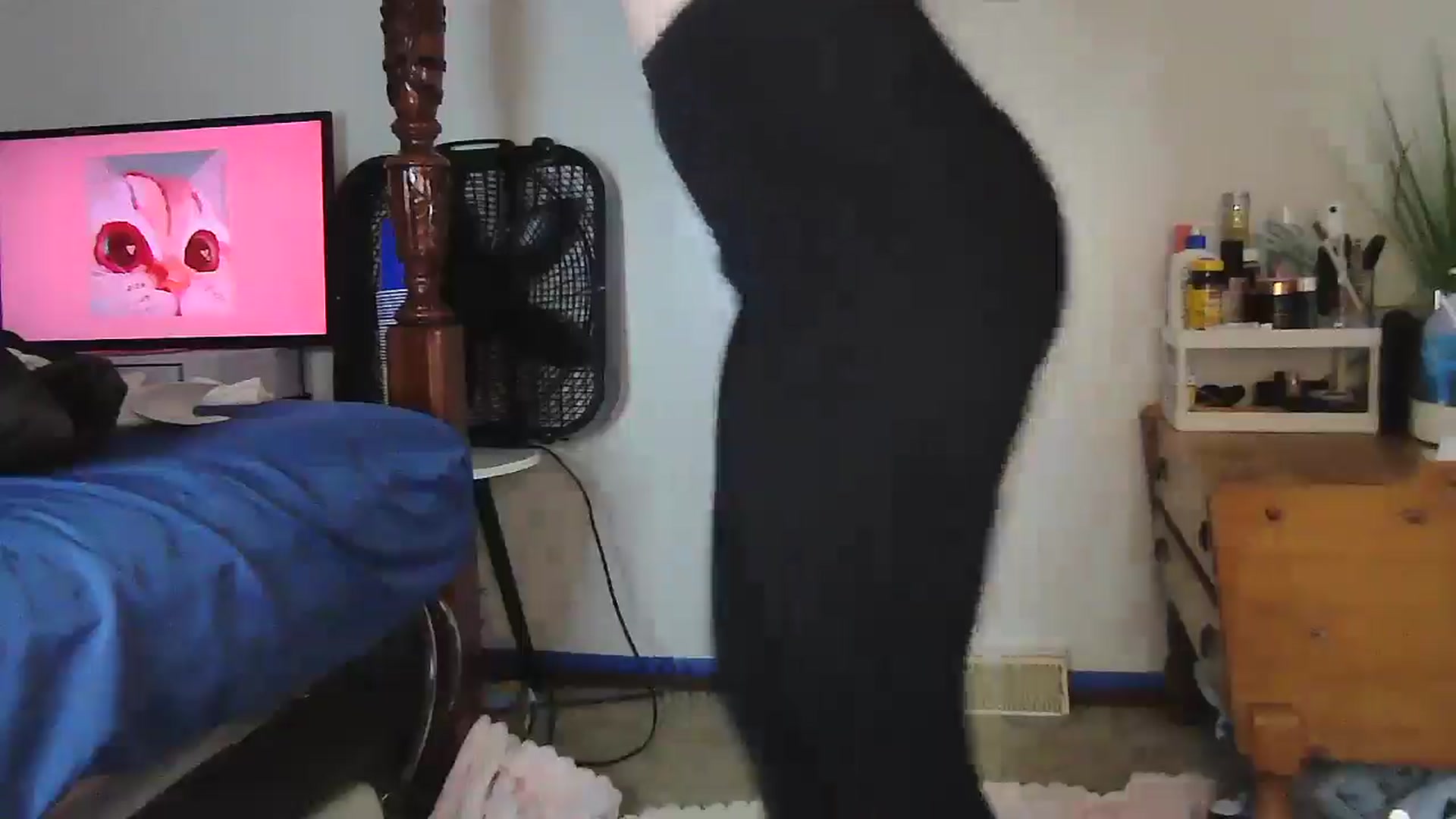 Gallery image thumbnail from Madisonfoxx69's myfreecams stream on, 06/04/2025, 02:04 image 15 of 20